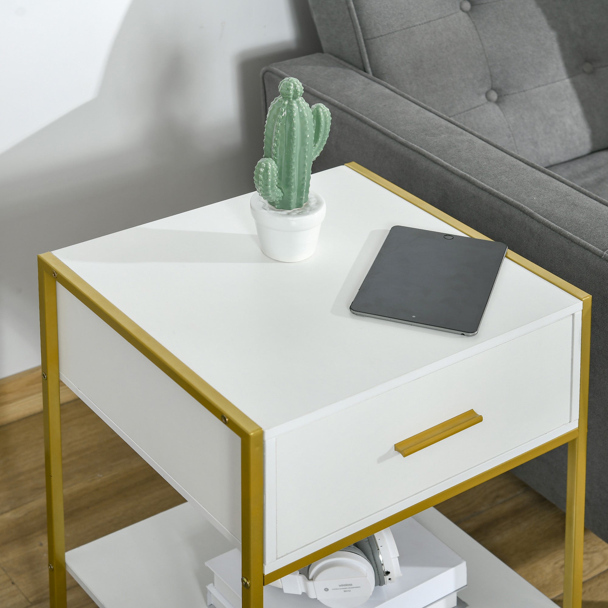 HOMCOM Set of 2 Modern Bedside Tables with Drawer and Open Shelf in MDF and Steel, 45x40x60cm, White and Gold - Borgè