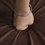 Wooden Cat House with 2 Pillows and Removable Scratching Post, White and Brown, 41x30x36cm - Borge' Group Limited