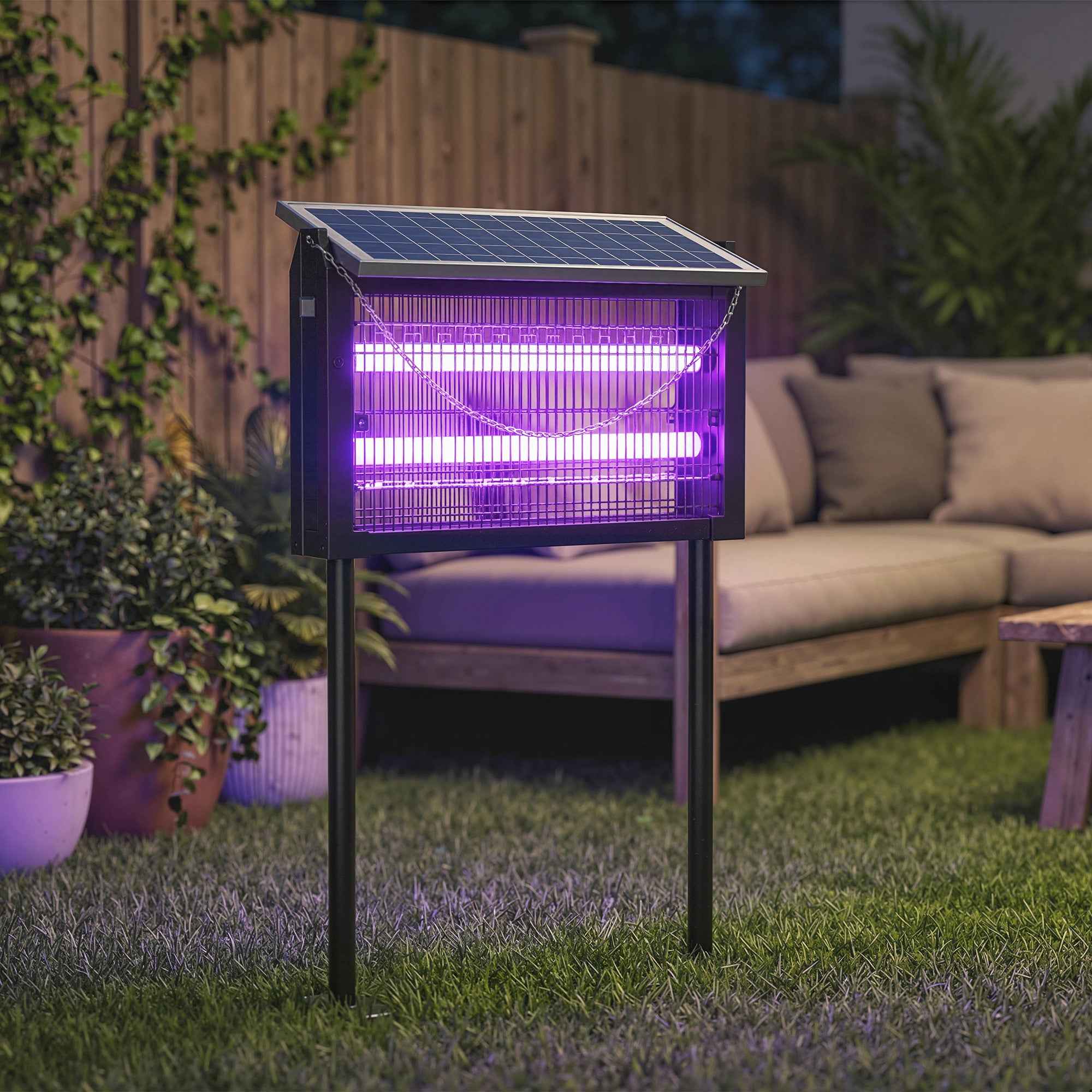 Outsunny Solar-Powered Outdoor Mosquito Lamp with Protective Net, 45x18x90 cm, Black