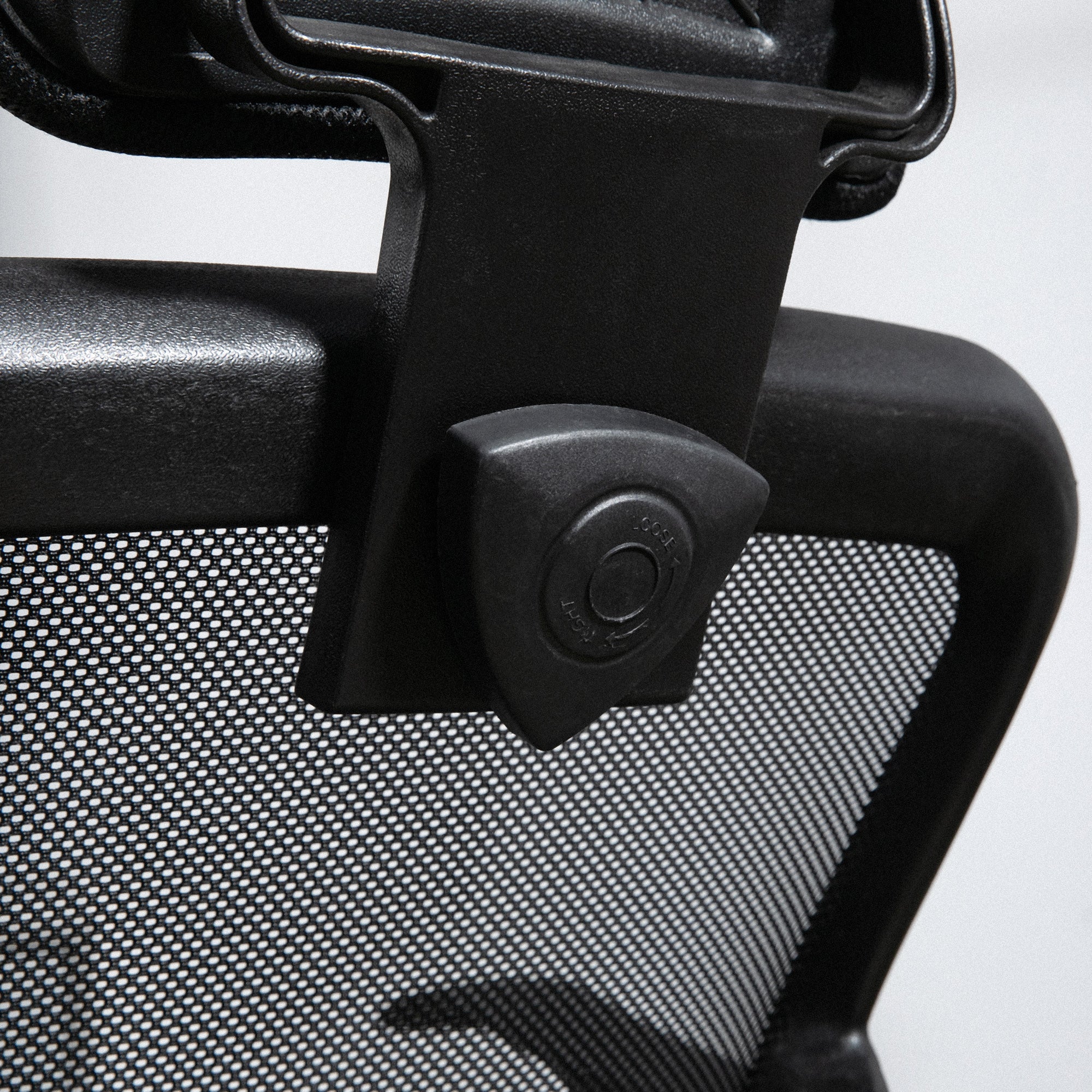 Ergonomic Office Chair with Adjustable Seat and Headrest, in Polyester and Steel, 63x62x106-114 cm, Black