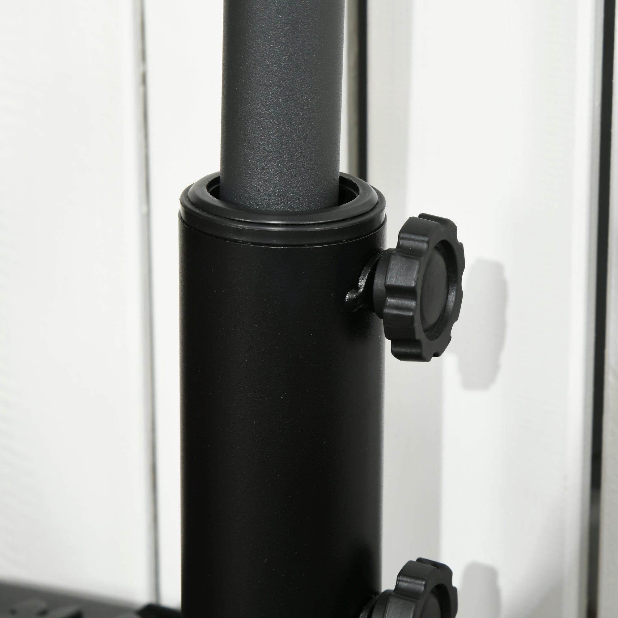 Semicircular Umbrella Base Fillable with Sand or Water for 38-48mm Poles, Black - Borgè