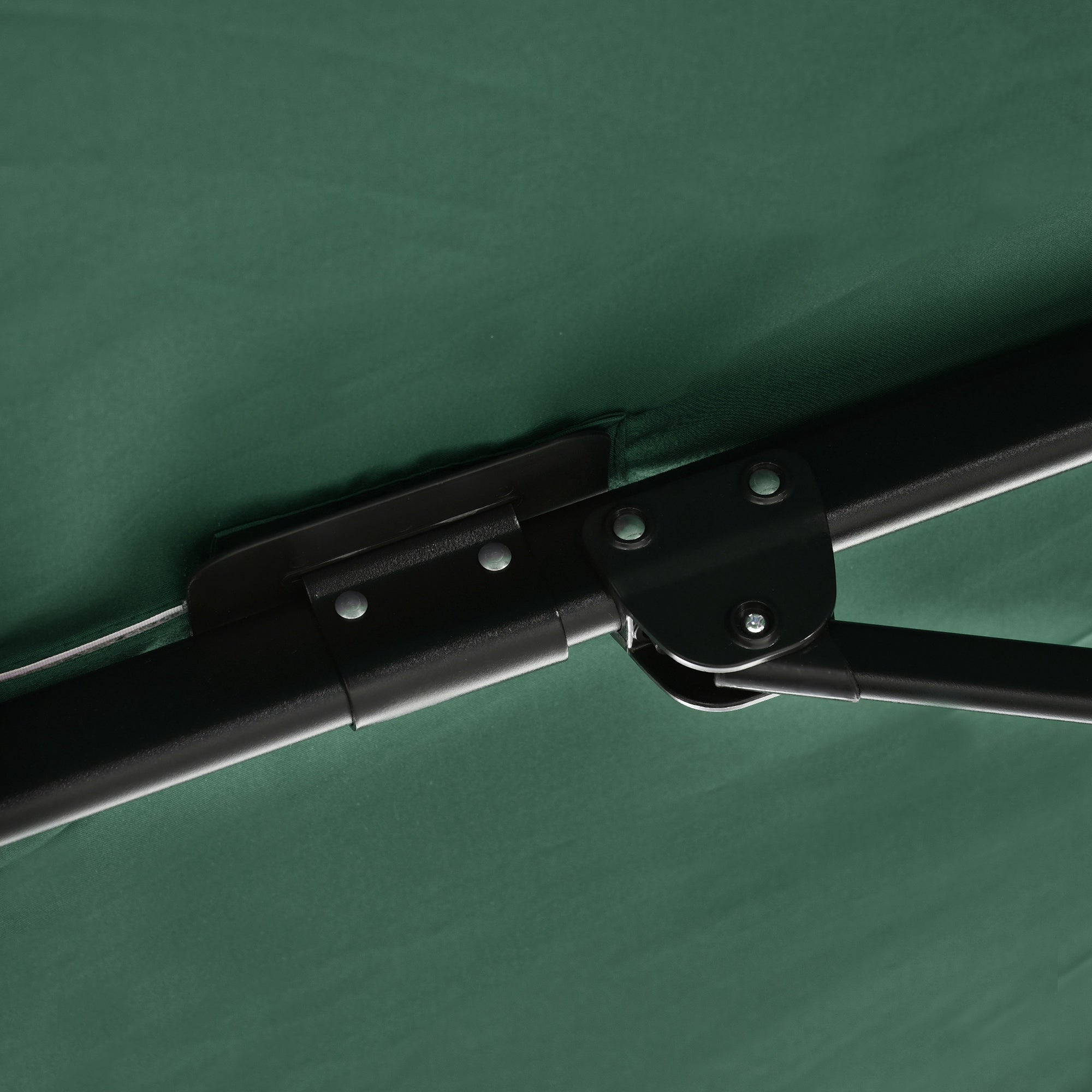 2.5x2.5m Hand Crank Garden Umbrella with 360° Rotation and Adjustable Parasol, Green