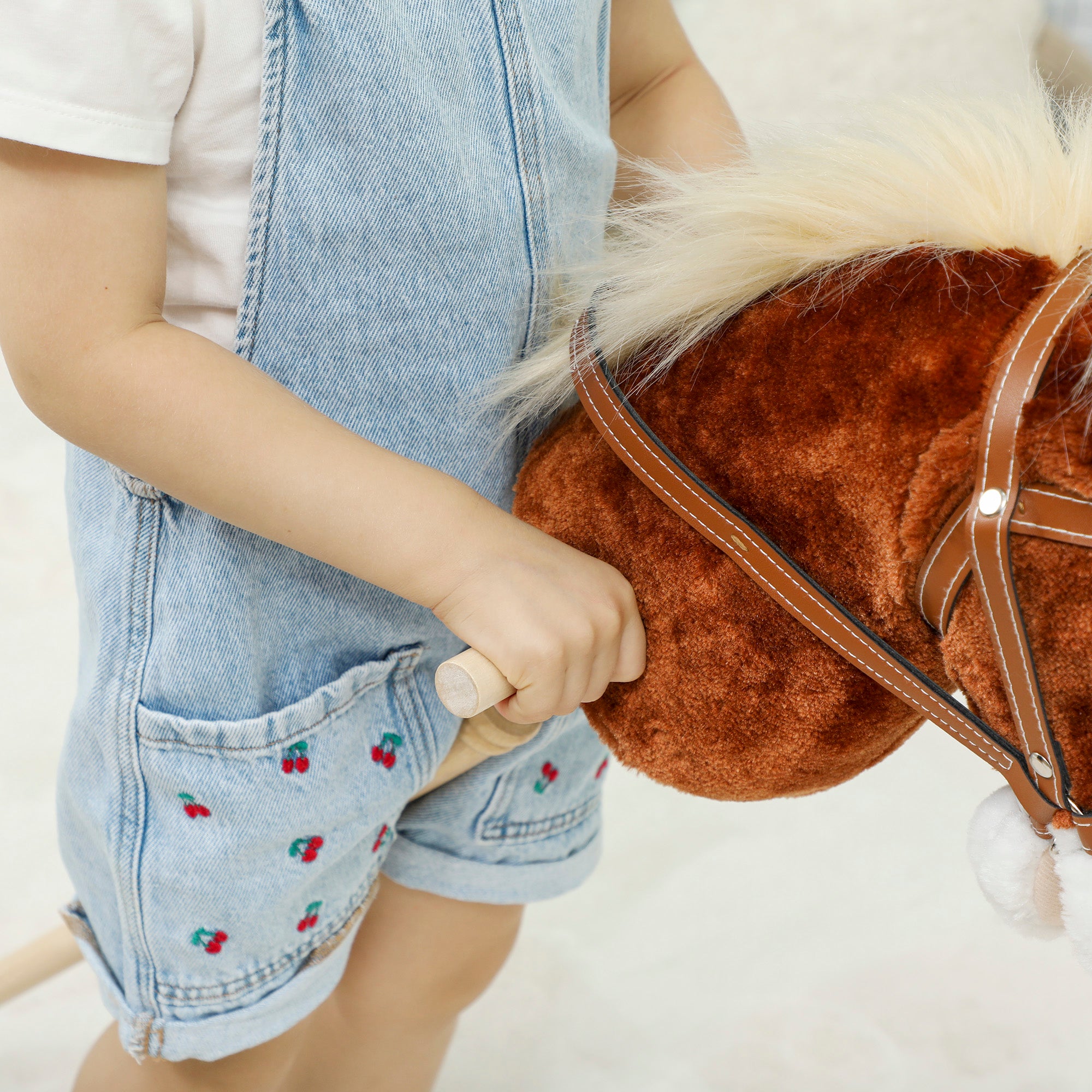 Horse with Stick and Realistic Sounds for Children 24+ Months, in Polyester and Wood, 95x25x27 cm, Brown