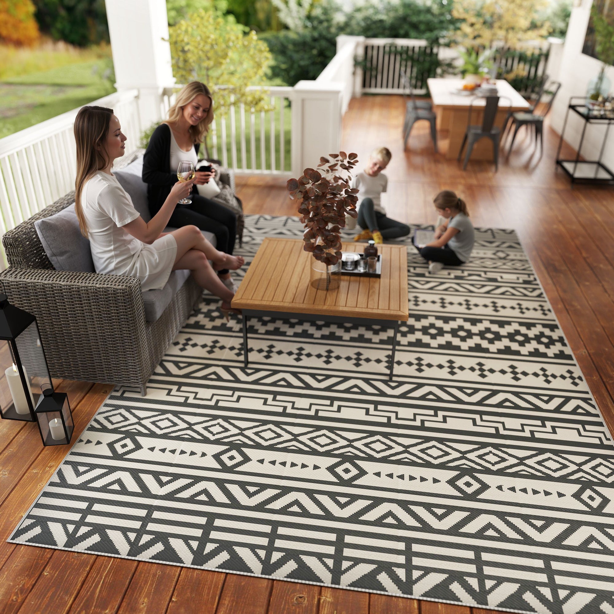 Reversible Outdoor Rug with Geometric Pattern and Bag Included, 182x274 cm, Gray and White