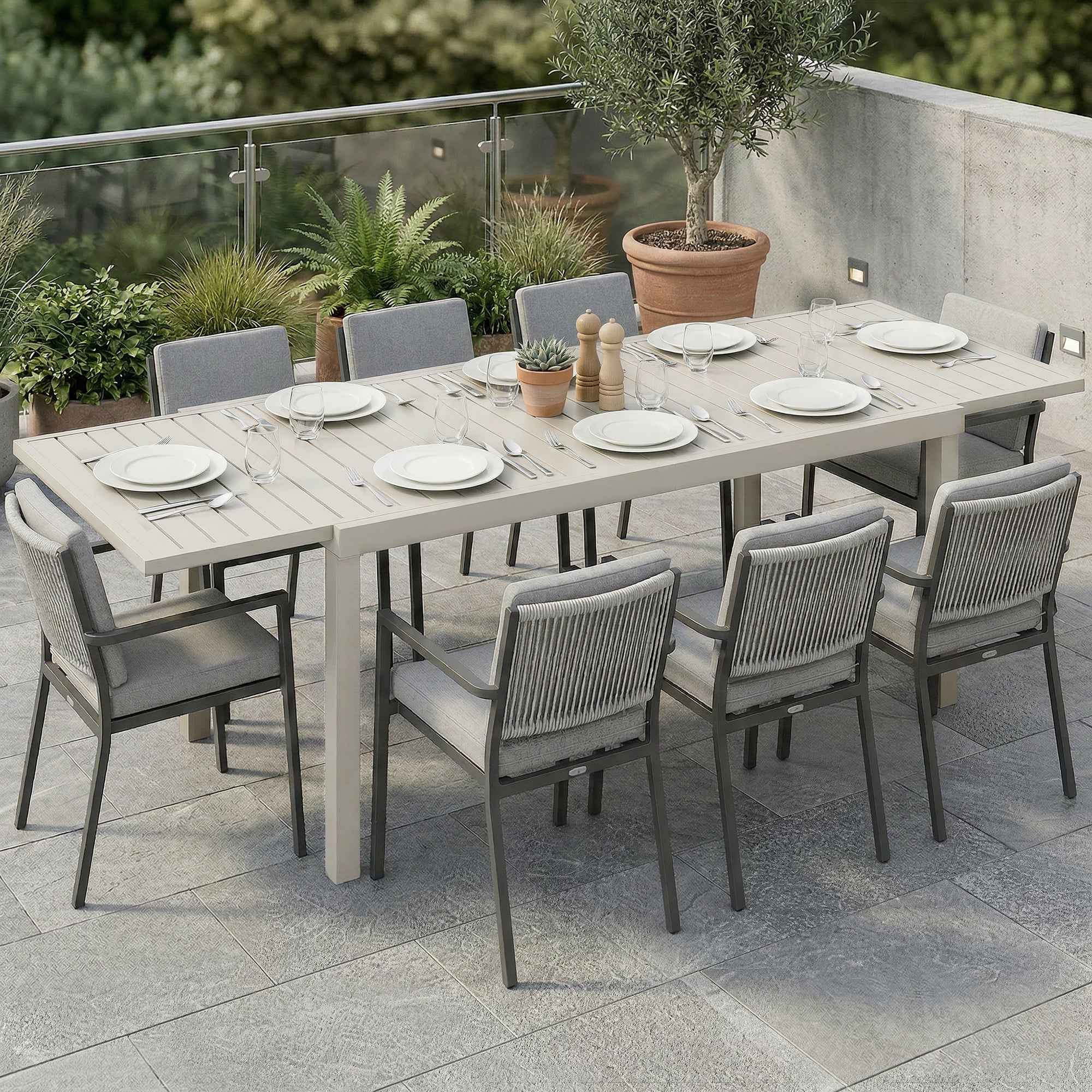 Outsunny Extendable Garden Table for 6-8 People, Aluminum with Slatted Top, White