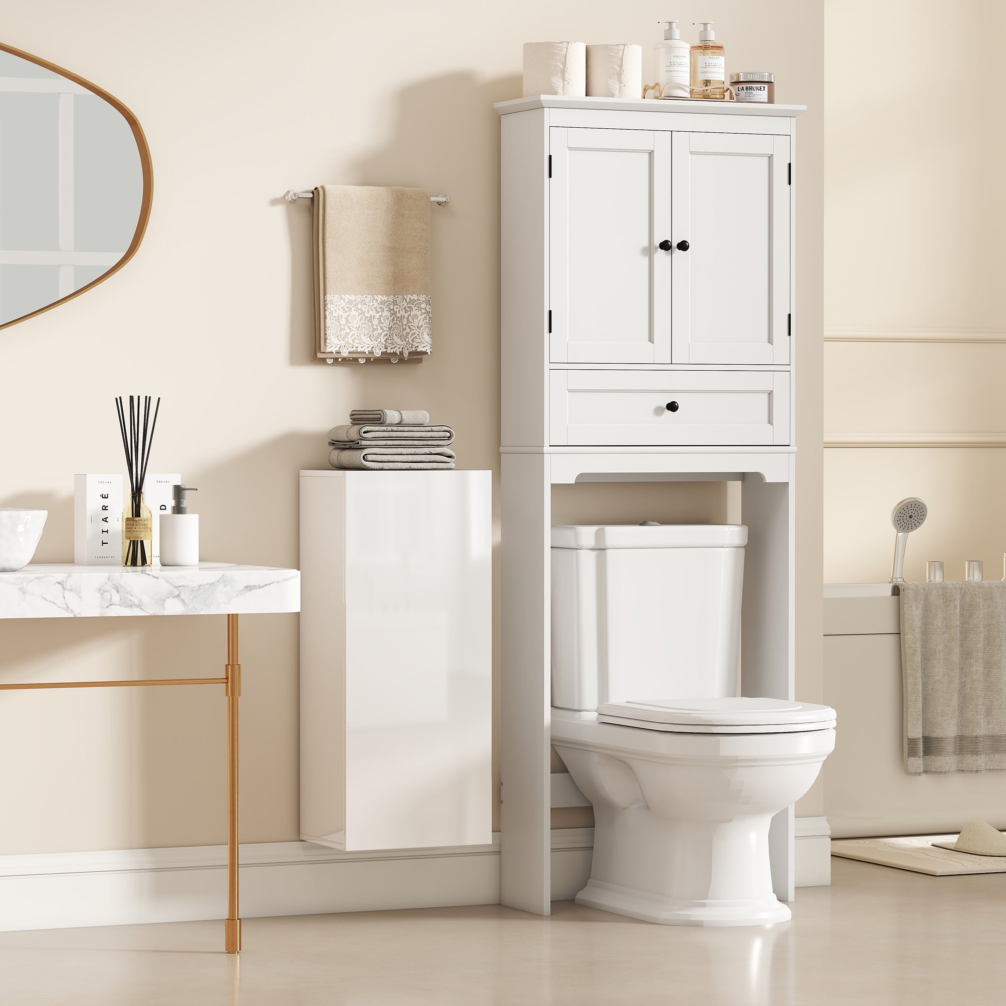 HOMCOM Bathroom Cabinet with 2 Adjustable Glass Shelves and Handleless Door, Gloss White