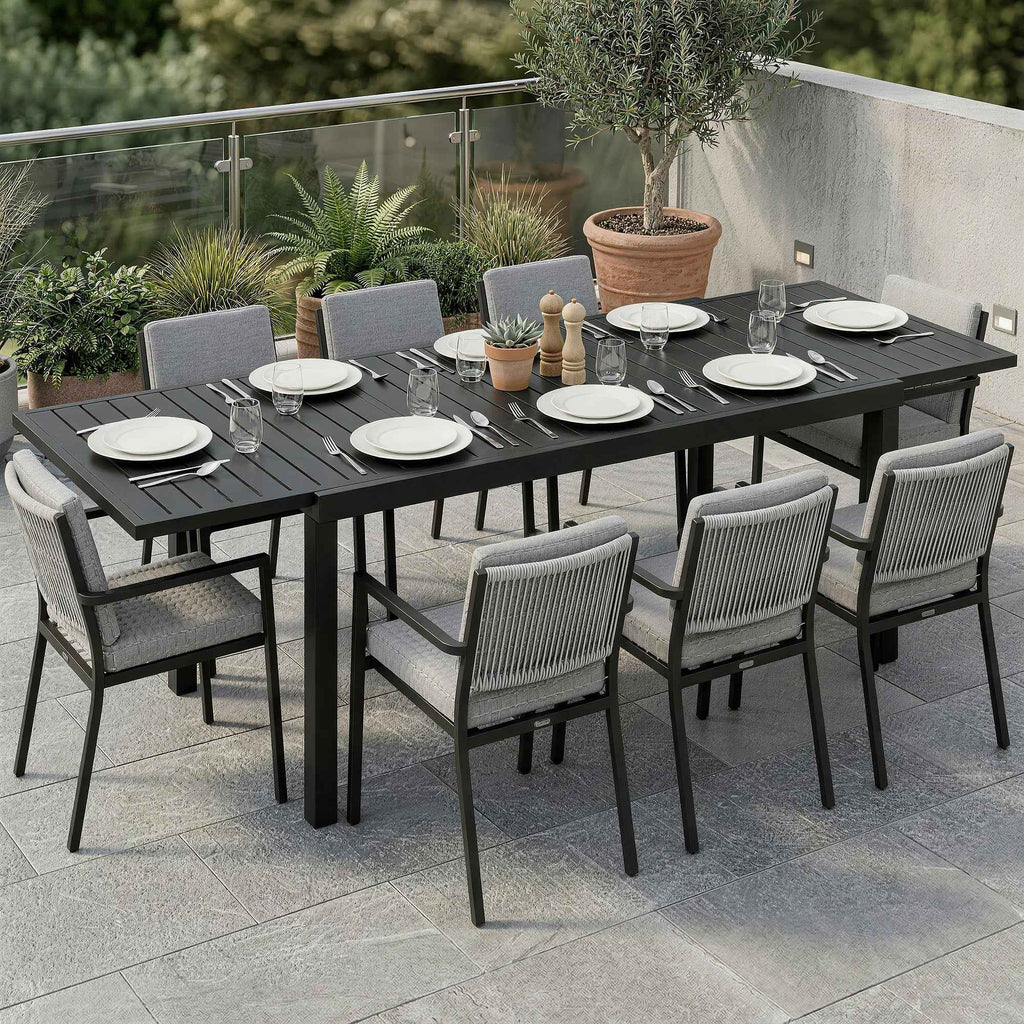 Outsunny Extendable Garden Table for 6-8 People, Aluminum with Slatted Top, Black