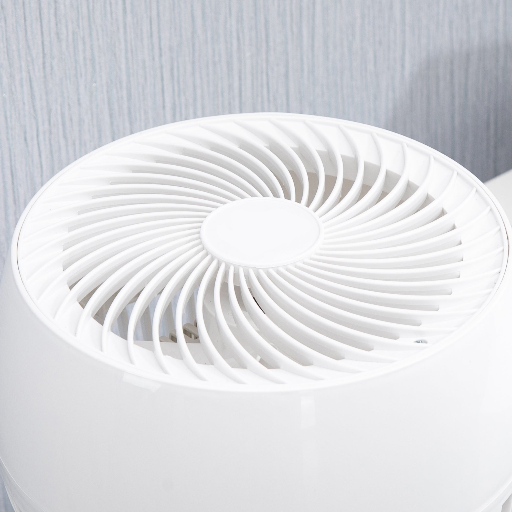 3-Speed Table Fan, 70° Oscillation and 90° Tilt, 27x27x34cm, Black and White
