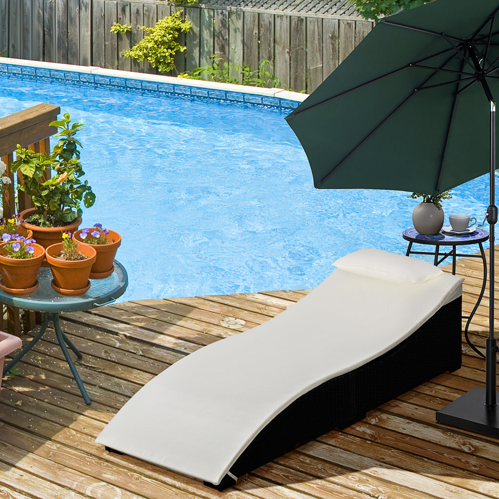 Folding Sun Lounger in Synthetic Rattan with Removable Headrest for Garden, Terrace and Outdoors, 198x68x50cm