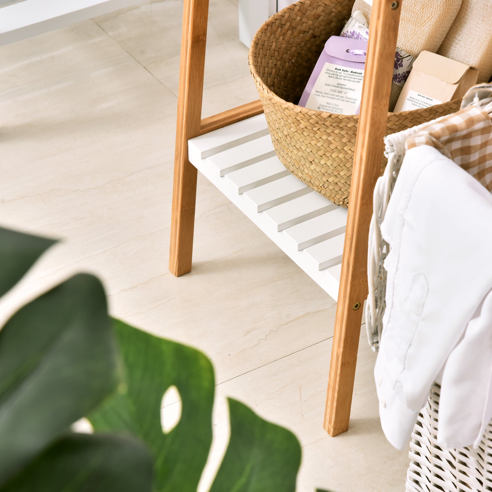 Ladder Bathroom Shelf with 4 Shelves in Pine and Bamboo, 35x36x138.5 cm, White and Wood