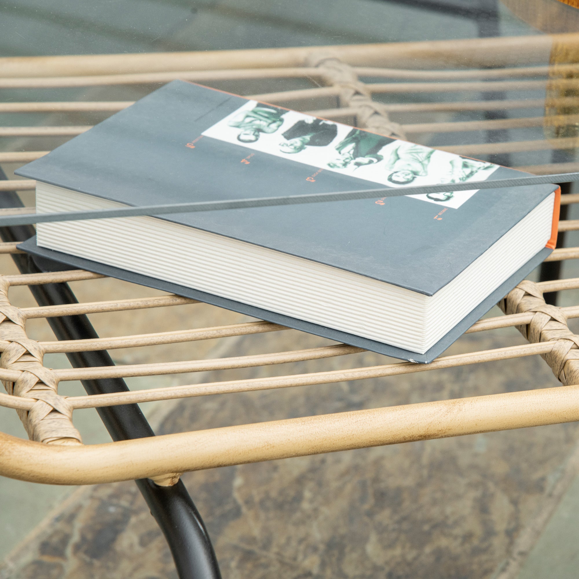 4-piece garden set in PE rattan and metal with sofa, 2 chairs and coffee table, Beige