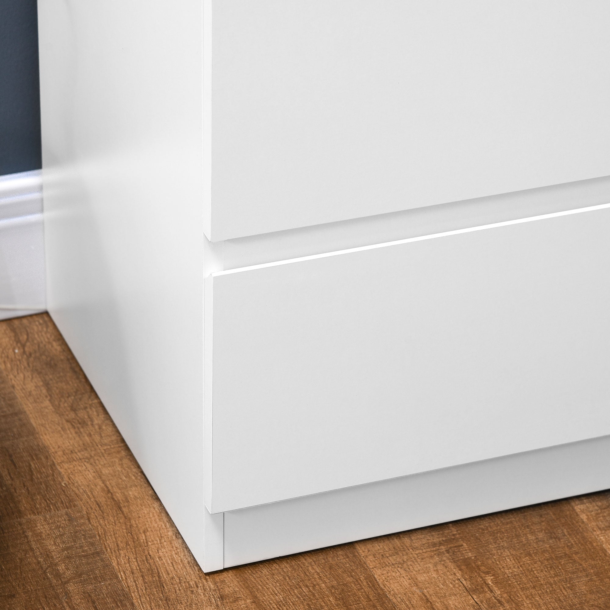 White Chest of Drawers | 6 Drawers with Anti-Tip Design, in Chipboard, 80x39x115 cm - Borgè