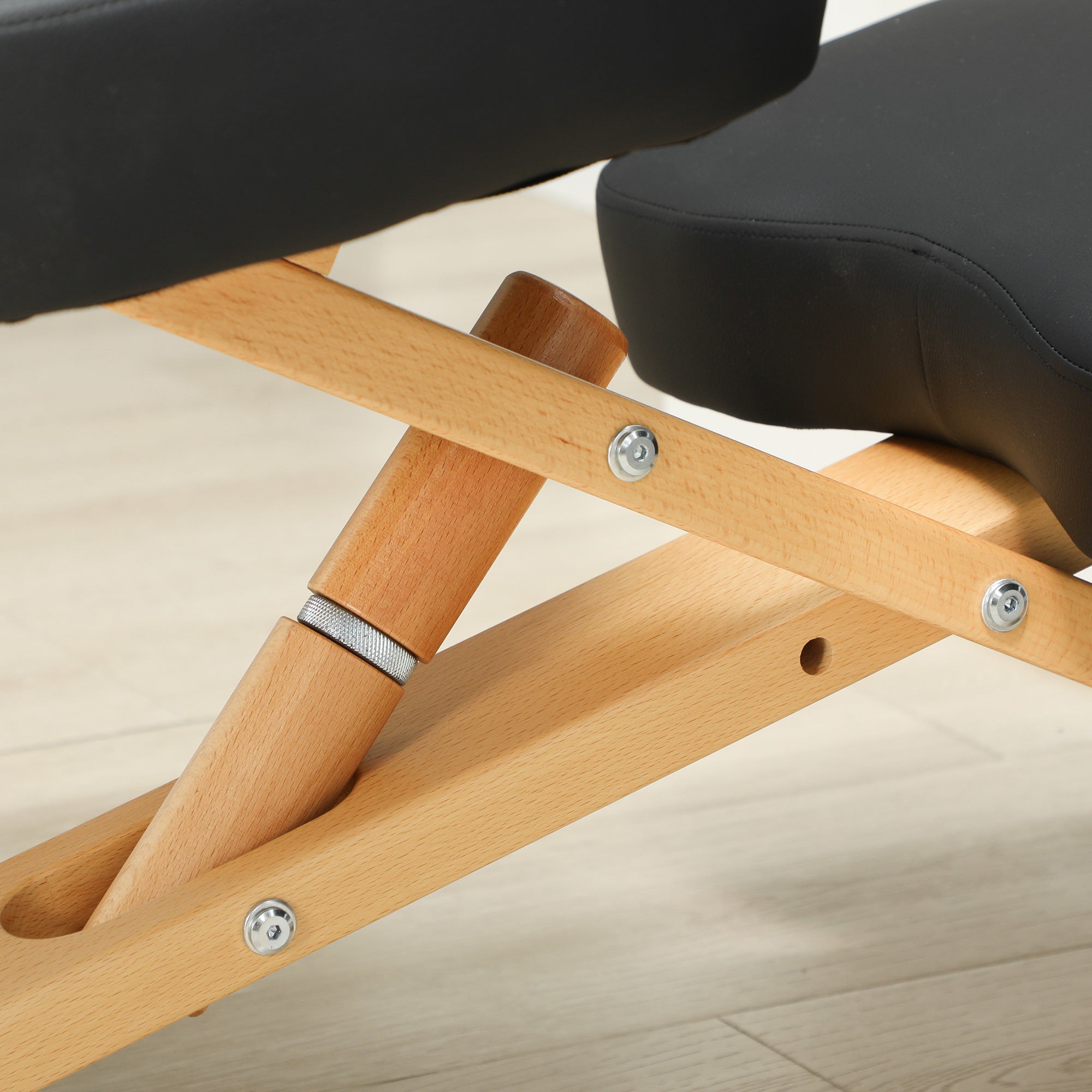 Ergonomic Postural Kneeling Chair, Adjustable Height and Wooden Wheels, Black