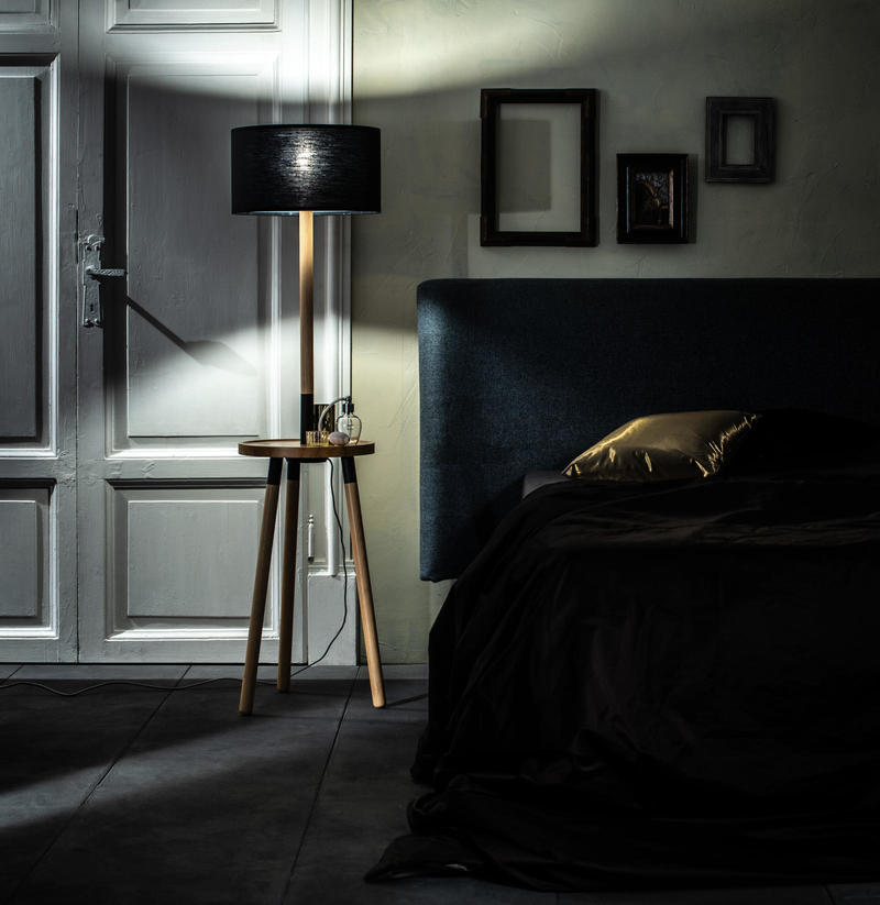 GILJAN | Luxury Ground Lamp Shade with USB and Wireless Phone Charging - Borgè