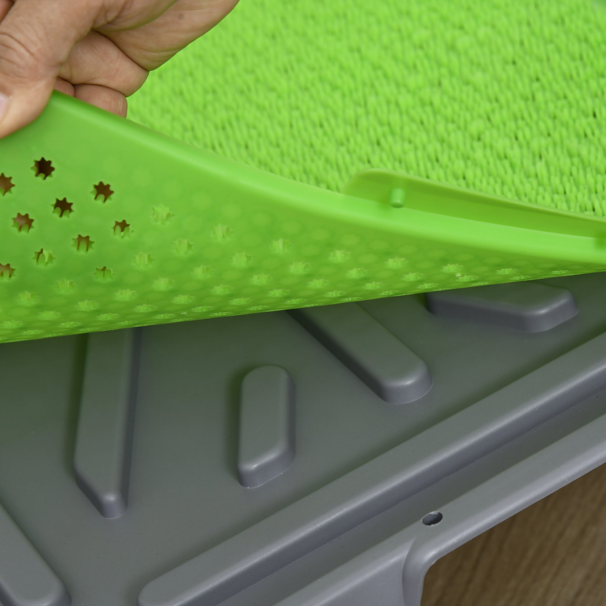 Dog Toilet with Synthetic Grass, Replacement Grass and Bottom Tray for Indoor and Outdoor Use, 67x41x3.5 cm