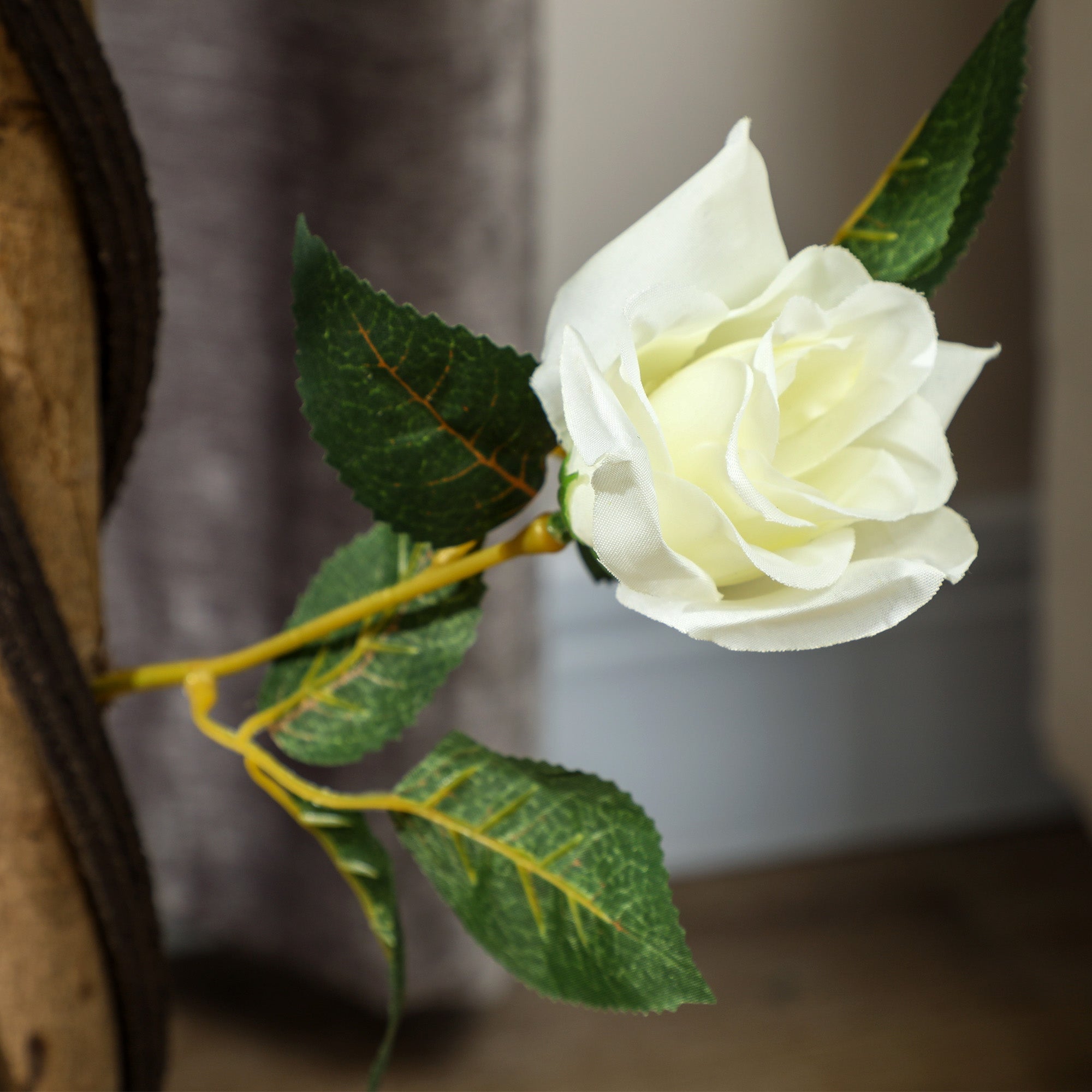 Outsunny 21-Flower Fake Rose Plant with Cement and Moss-Filled Pot, Ø18x90 cm, White