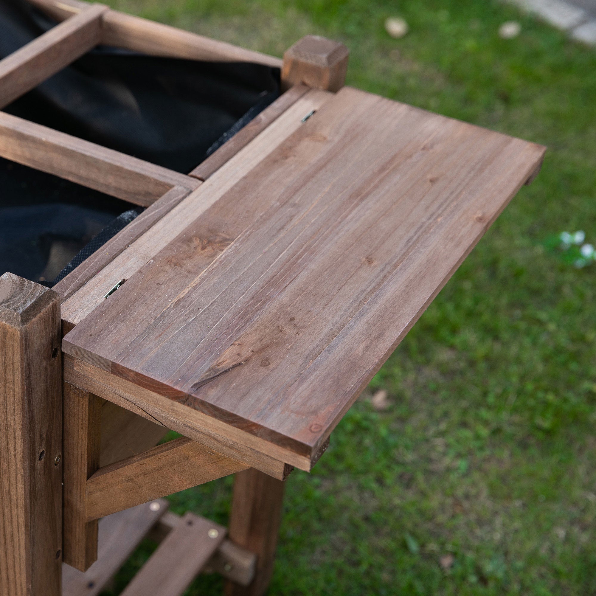 Outsunny bed for raised wooden vegetable garden with folding shelf and lower shelf, 123x54x74cm - Borgè