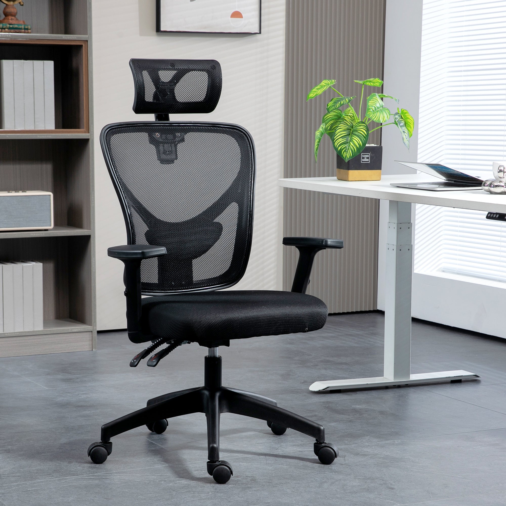 Ergonomic office chair with adjustable height, lumbar support and headrest, 66x61x106-116cm black - Borgè
