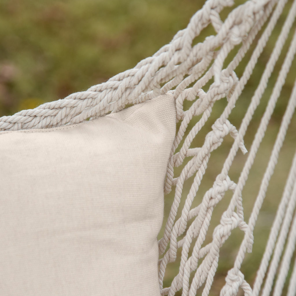 Outsunny Shabby Chic Indoor/Outdoor Rope Garden Hammock, White