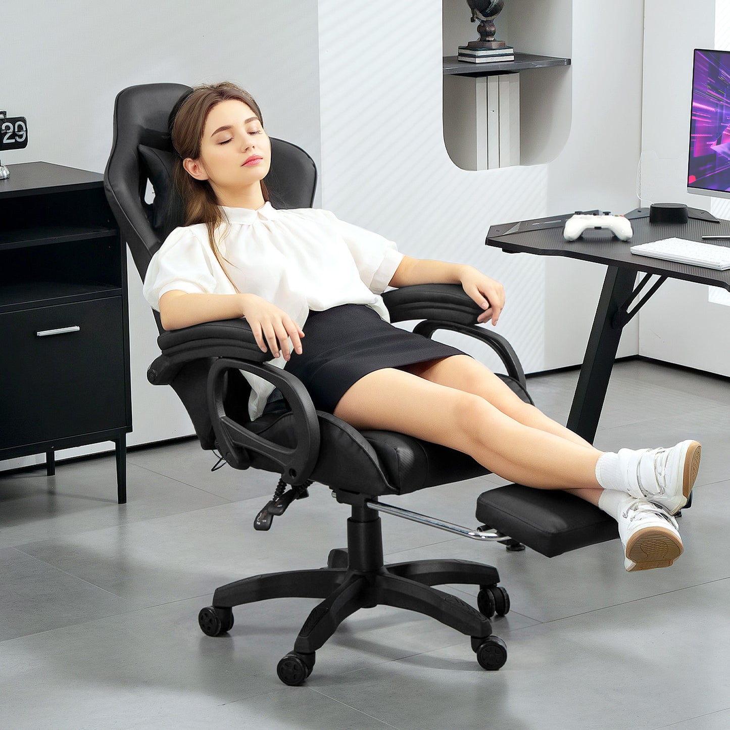 125° Reclining Gaming Chair with Massage in Faux Leather with Footrest, 65x68x120-128 cm, Black