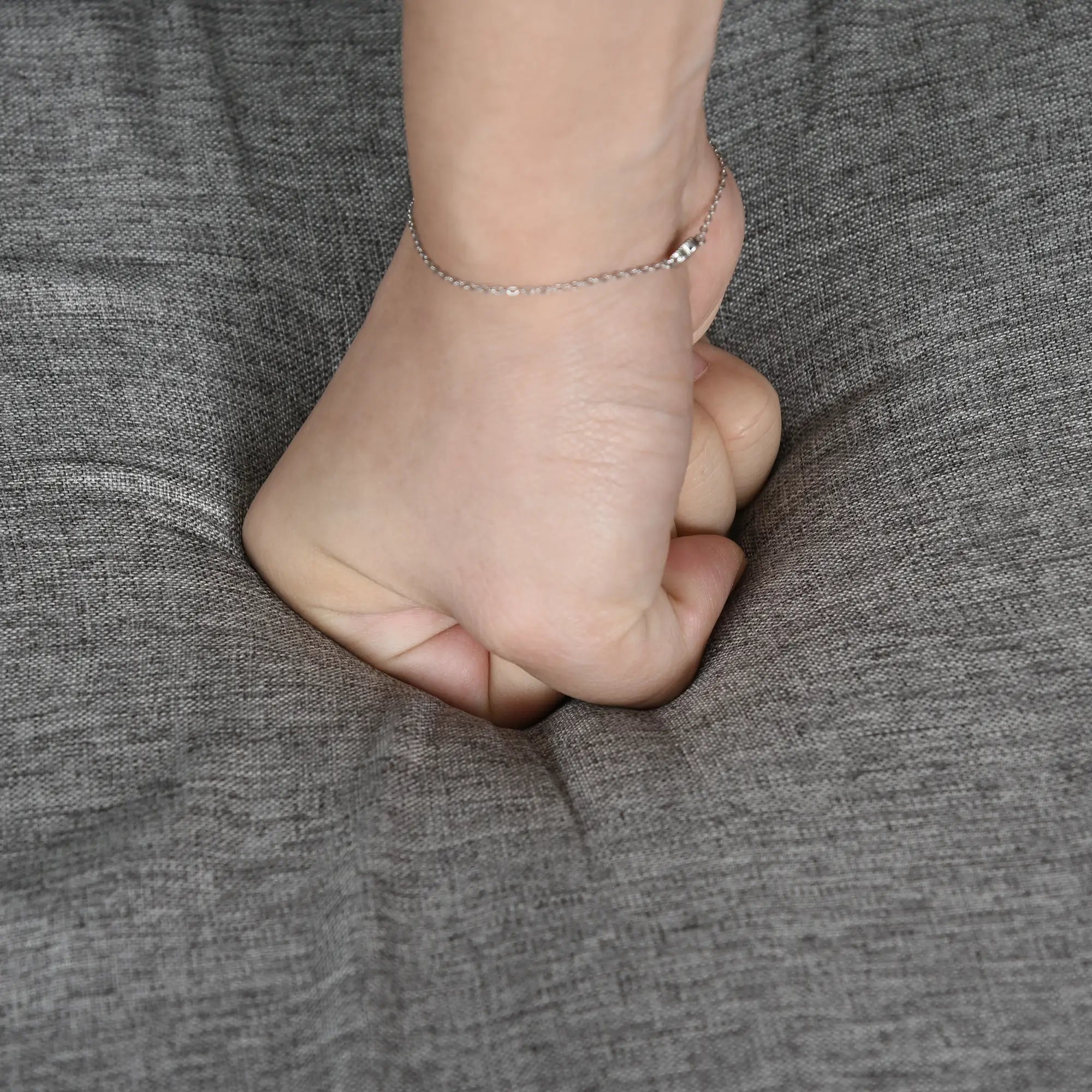 Wooden Cat House with 2 Pillows and Removable Scratching Posts, Grey, 41x30x36cm - Borge' Group Limited