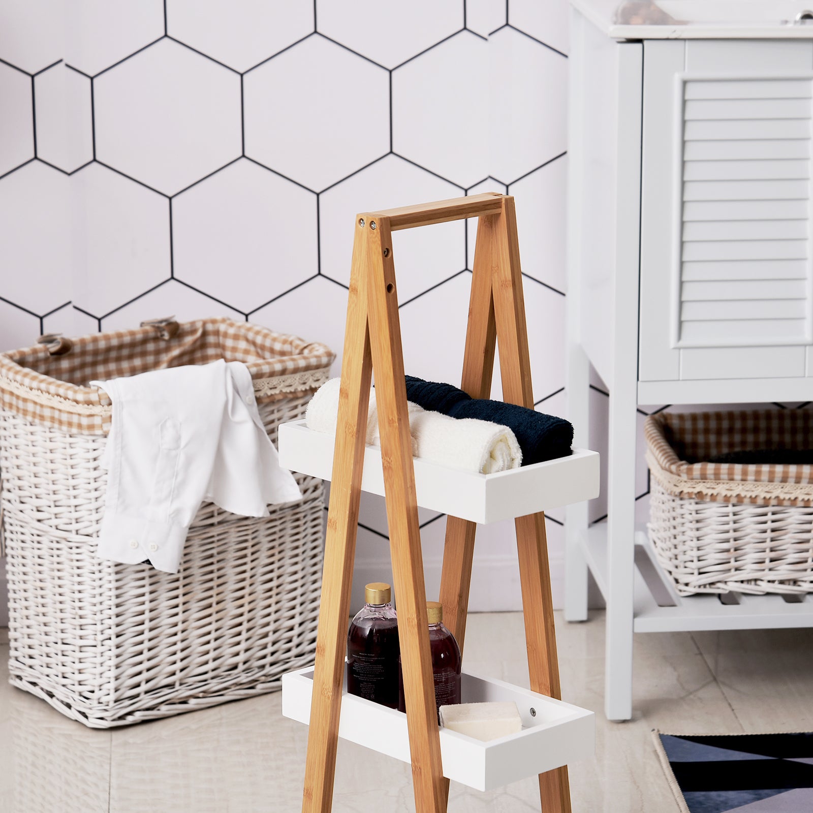 3 Tier Bathroom Shelf in MDF and Bamboo, 30x18x81cm, Wood and Grey Color