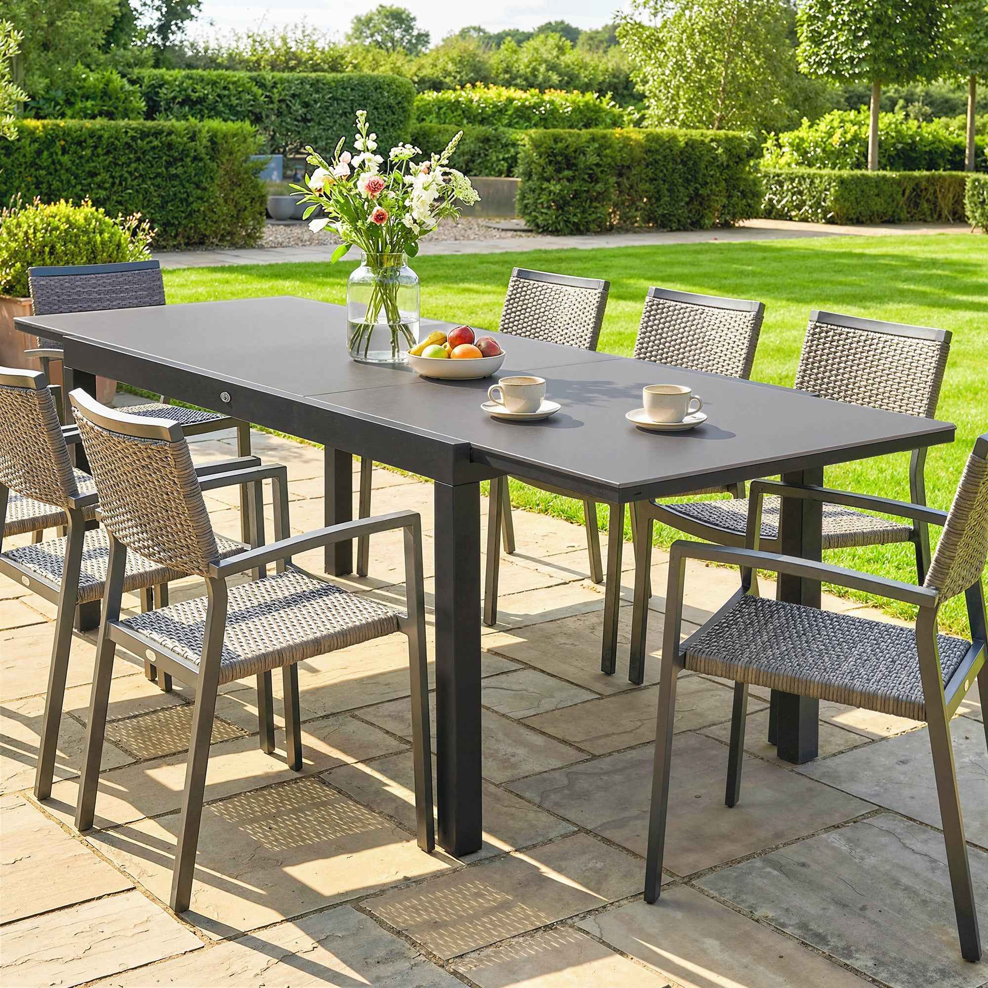 Outsunny Garden Table Extendable Dining Table 140/240x90 cm Black