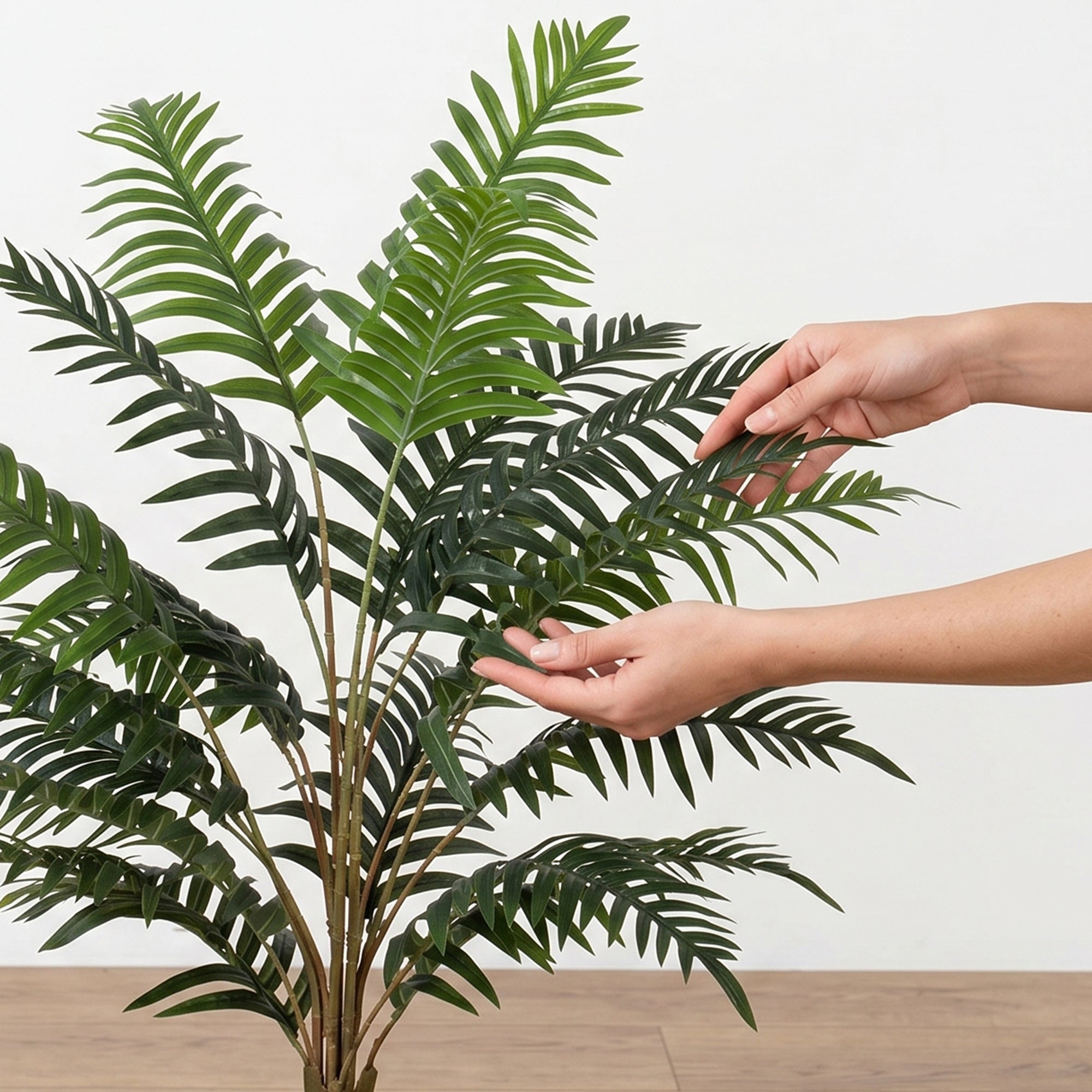 HOMCOM Artificial Fern Plant with 20 PEVA Leaves, Bendable Branches, Black PP and Cement Pot, Green