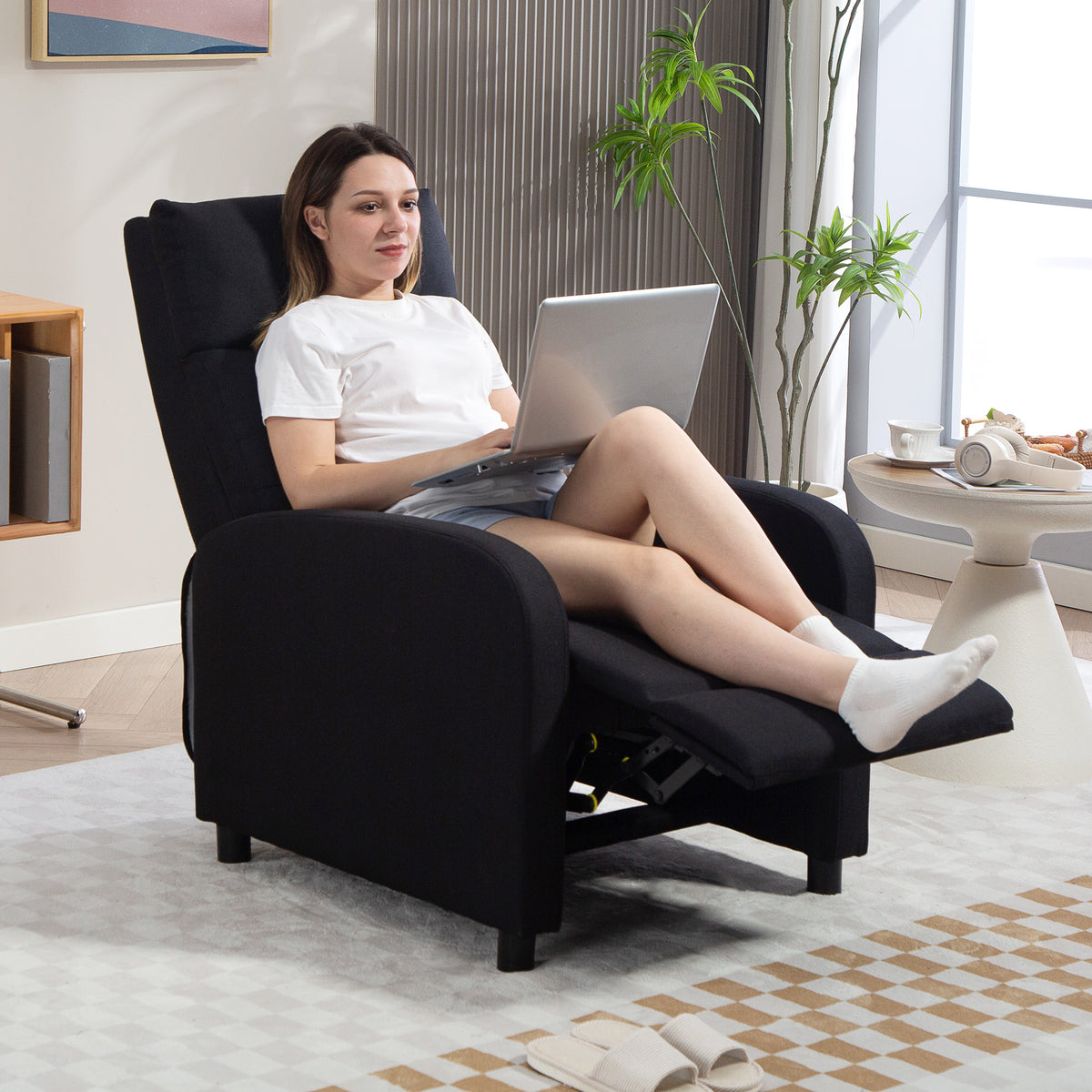HOMCOM 155° Max Reclining Chair in Grey Linen Effect Fabric with Footrest, 67x87x98 cm, Black