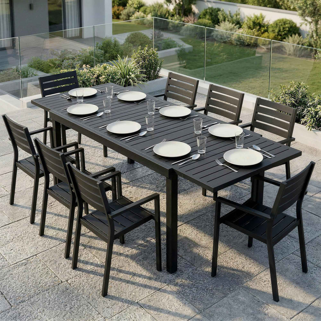 Outsunny Extendable Garden Table for 6-8 People, Aluminum with Slatted Top, Black