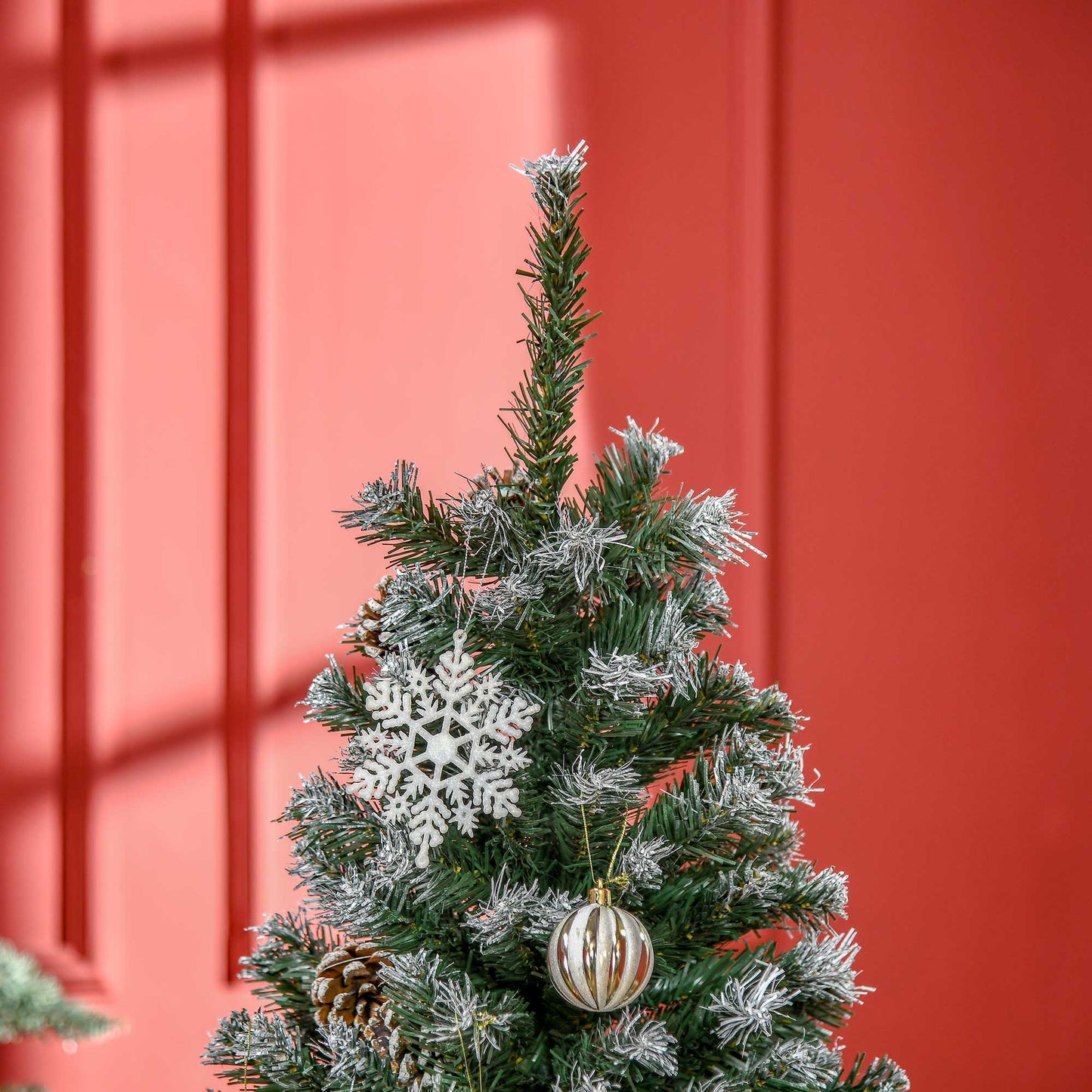 CHRISTMAS TREE - 150cm Artificial Snowy Christmas Tree with 676 Branches and Pine Cones, Green