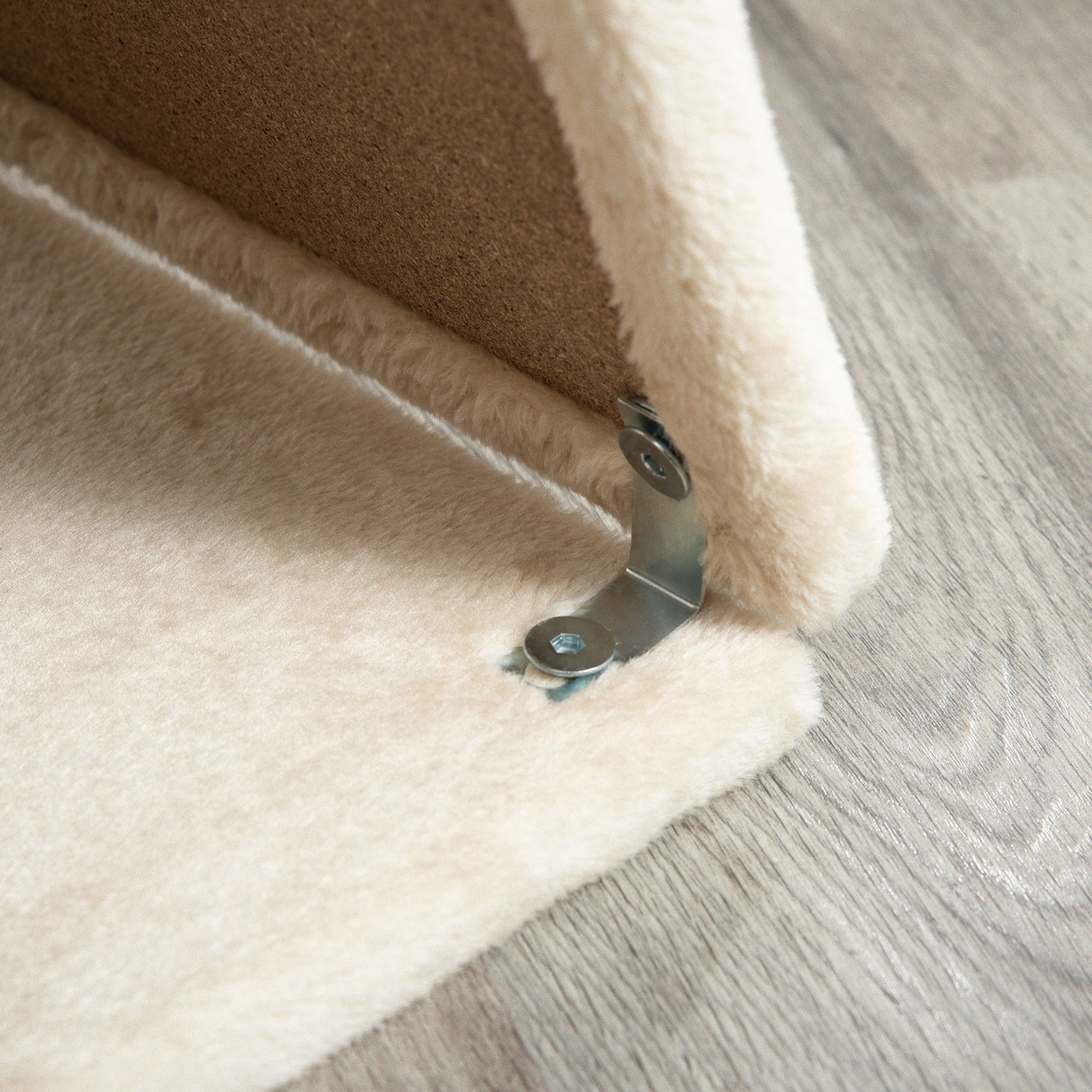 Cat Tree with Cat Bed, Kennel and Mat, Made of Wood, Plush and Sisal, 60x30x76 cm, Light Brown