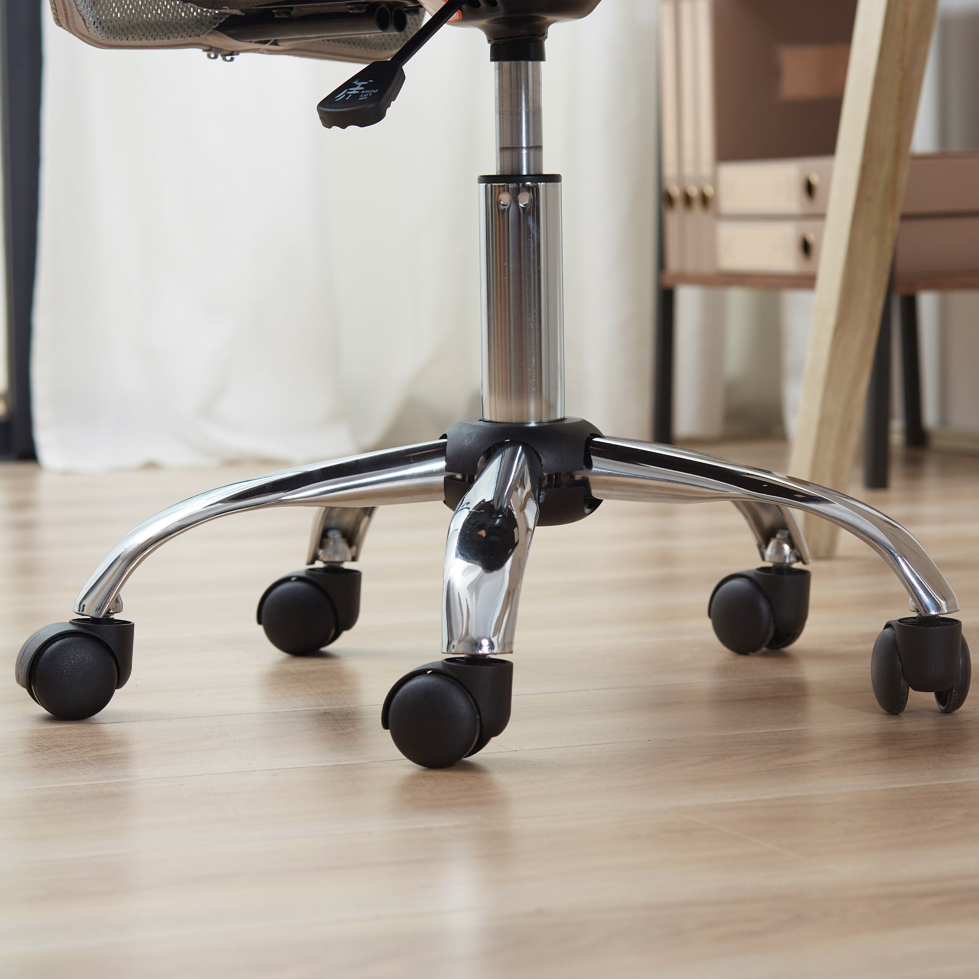 Ergonomic Mesh Office Chair with Armrests, Adjustable Height and 5 Wheels, Grey