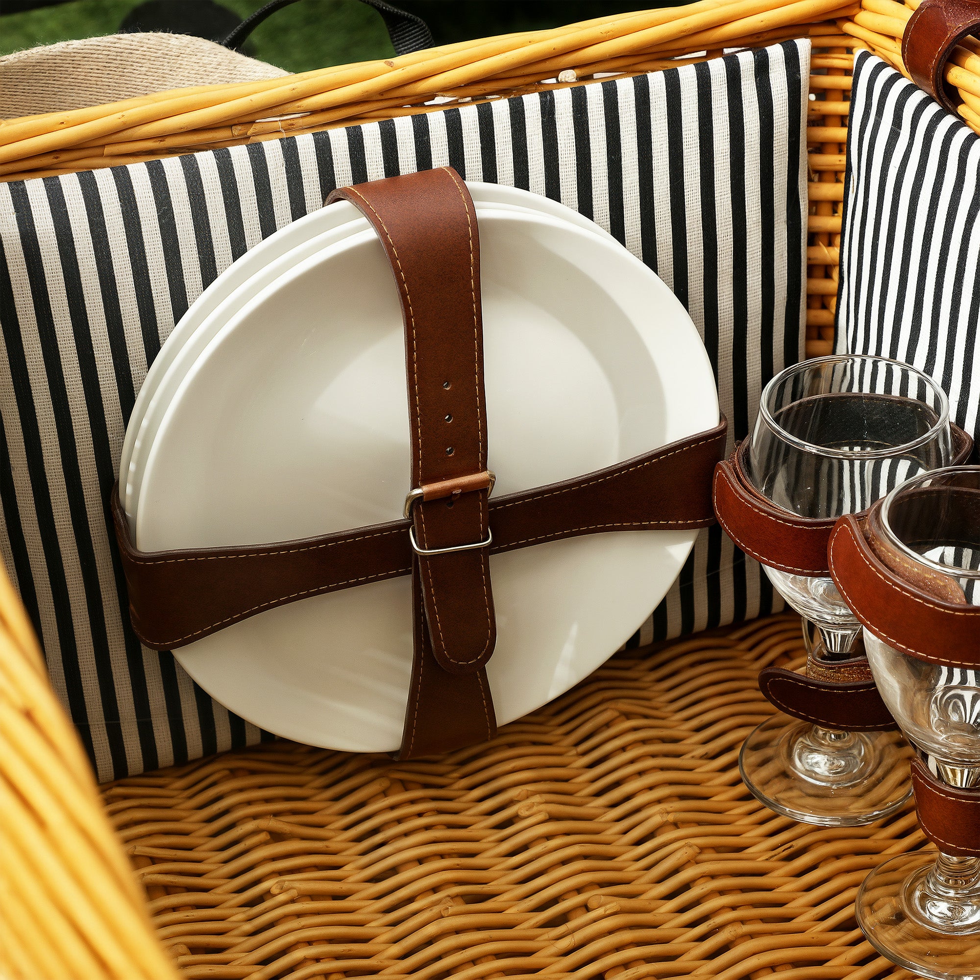 Picnic Basket for 4 People with Table and Corkscrew, Wicker, 51x33x25 cm, Light Brown