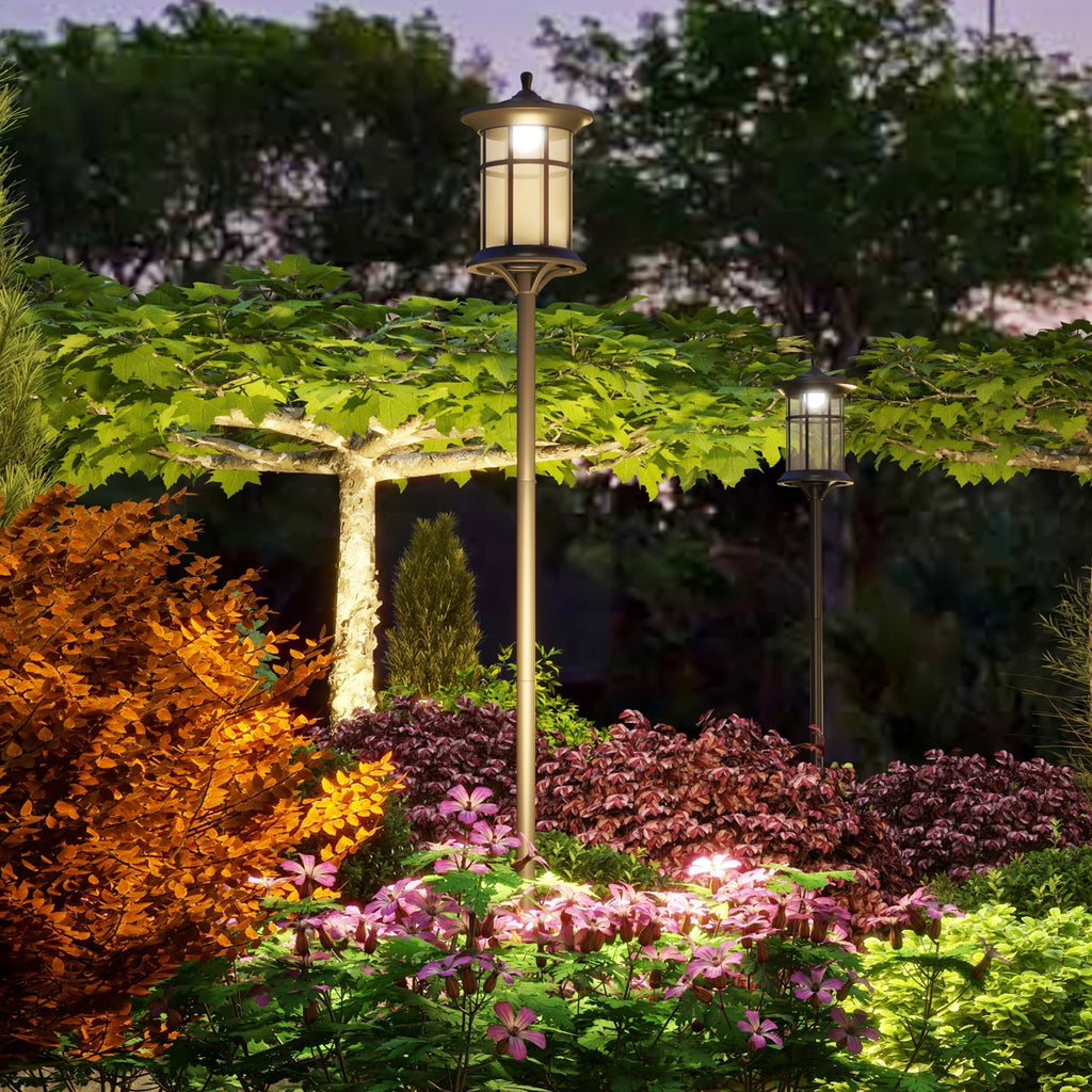 Outsunny Solar Garden Lamp 184cm High with Cold White LED Light and IP44, Black - Borgè