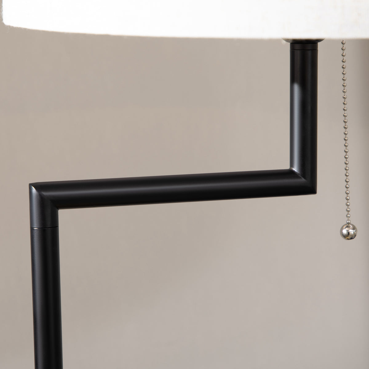 HOMCOM Floor Lamp with Integrated Bamboo Shelf, Linen-Effect Fabric Shade, Steel Base, Black and Beige