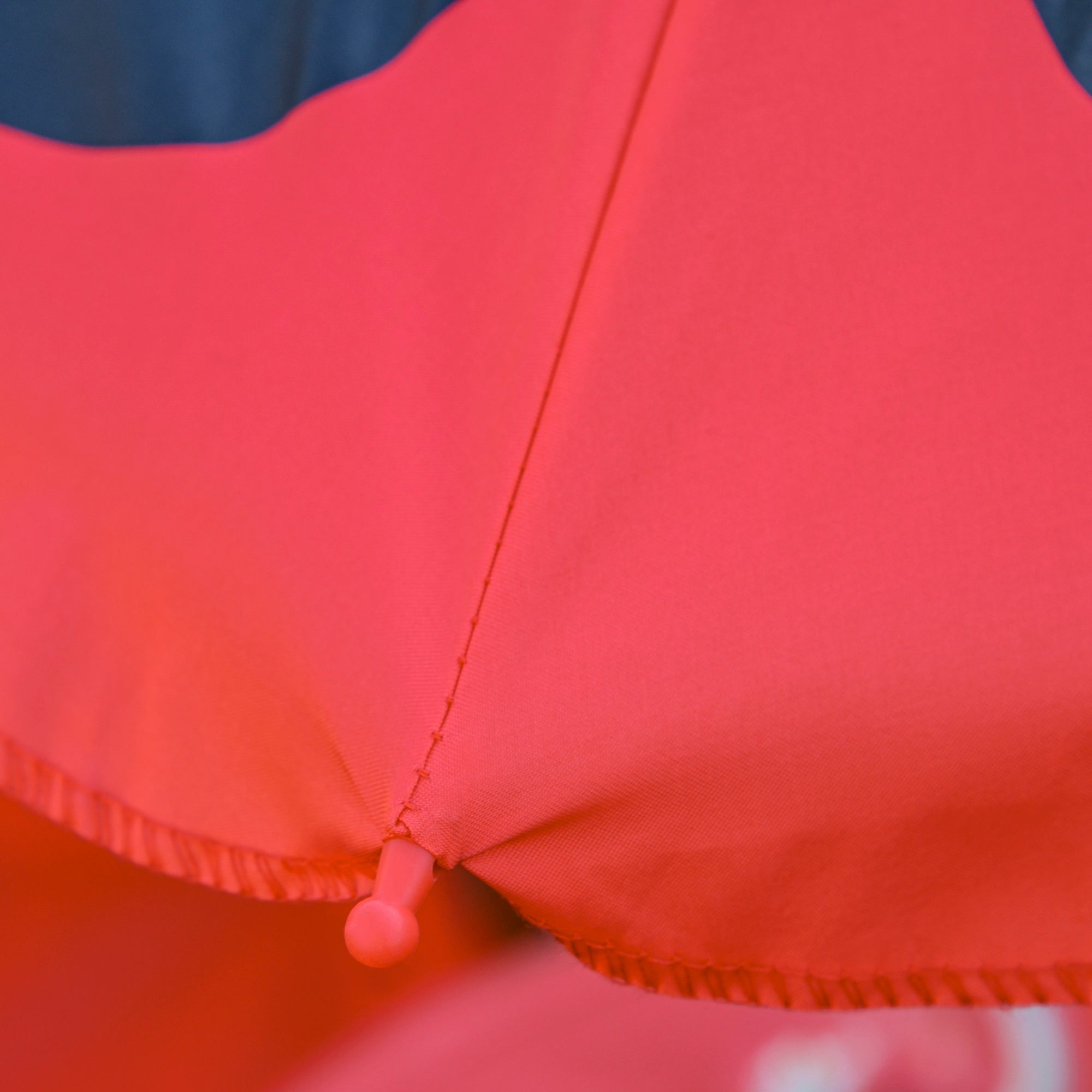 Garden Table and 2 Folding Chairs Set, Outdoor Table and Chairs with Umbrella for Children in Metal and Polyester, Red