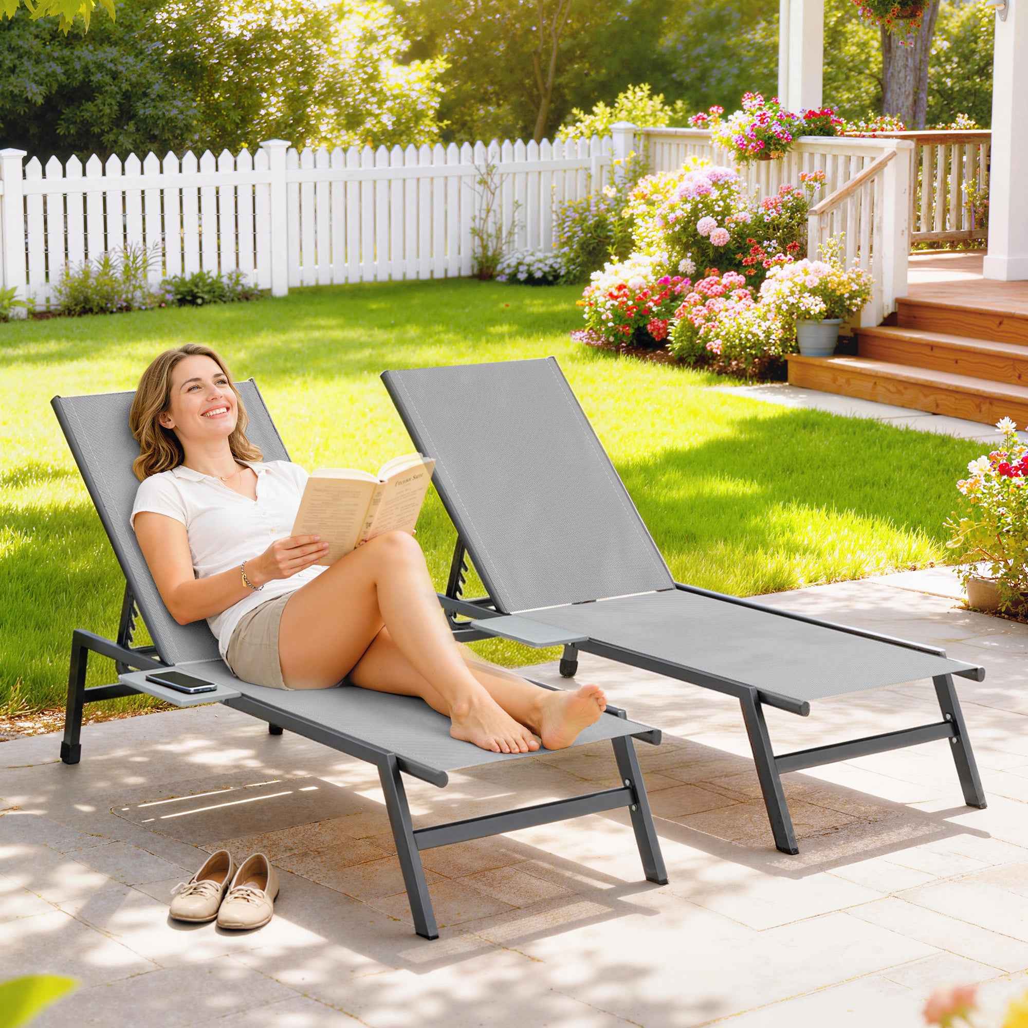 Outsunny Set of 2 Sun Loungers Adjustable in 5 Positions with Side Table and 2 Wheels, in Metal and Polyester, Grey