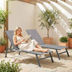 Outsunny Set of 2 Sun Loungers Adjustable in 5 Positions with Side Table and 2 Wheels, in Metal and Polyester, Grey