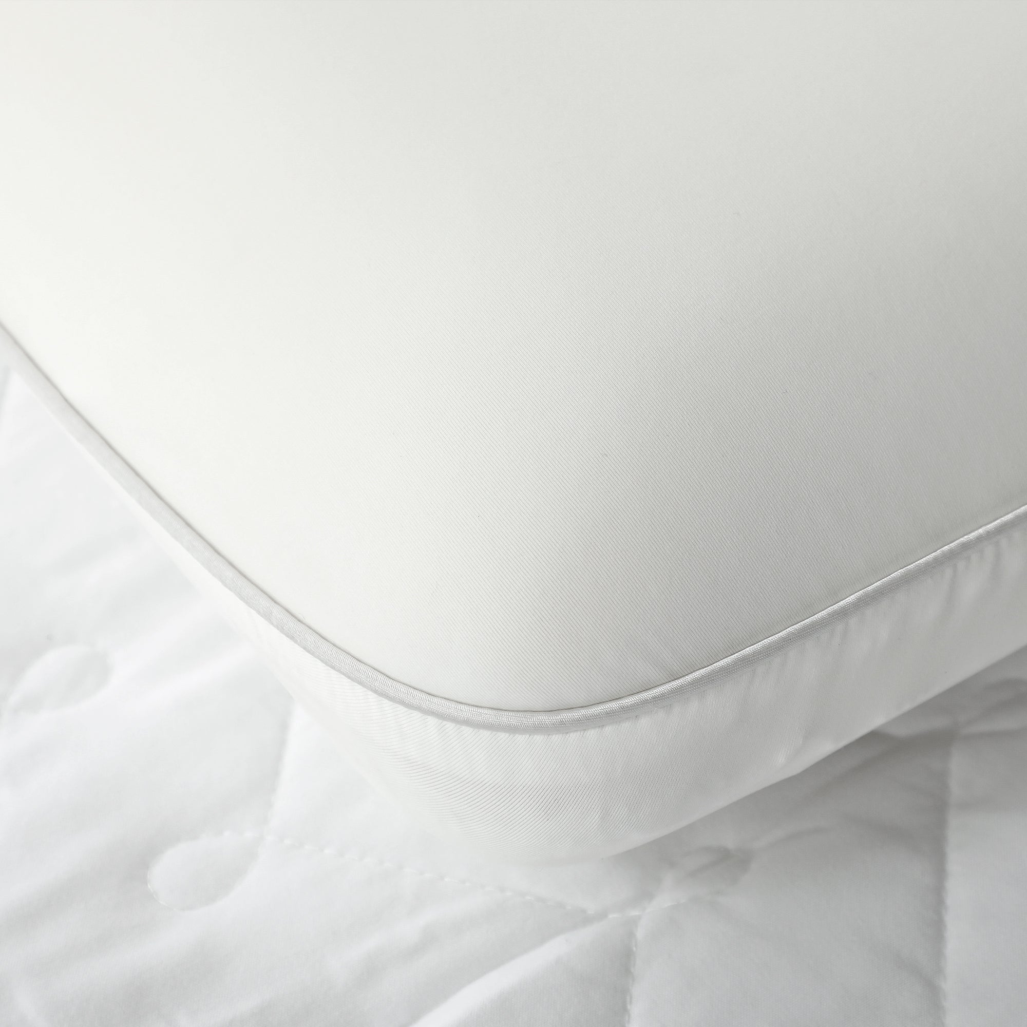 Rapid Rebound Memory Foam Pillow with Removable and Washable Cover, 60x40x10 cm, Cream White