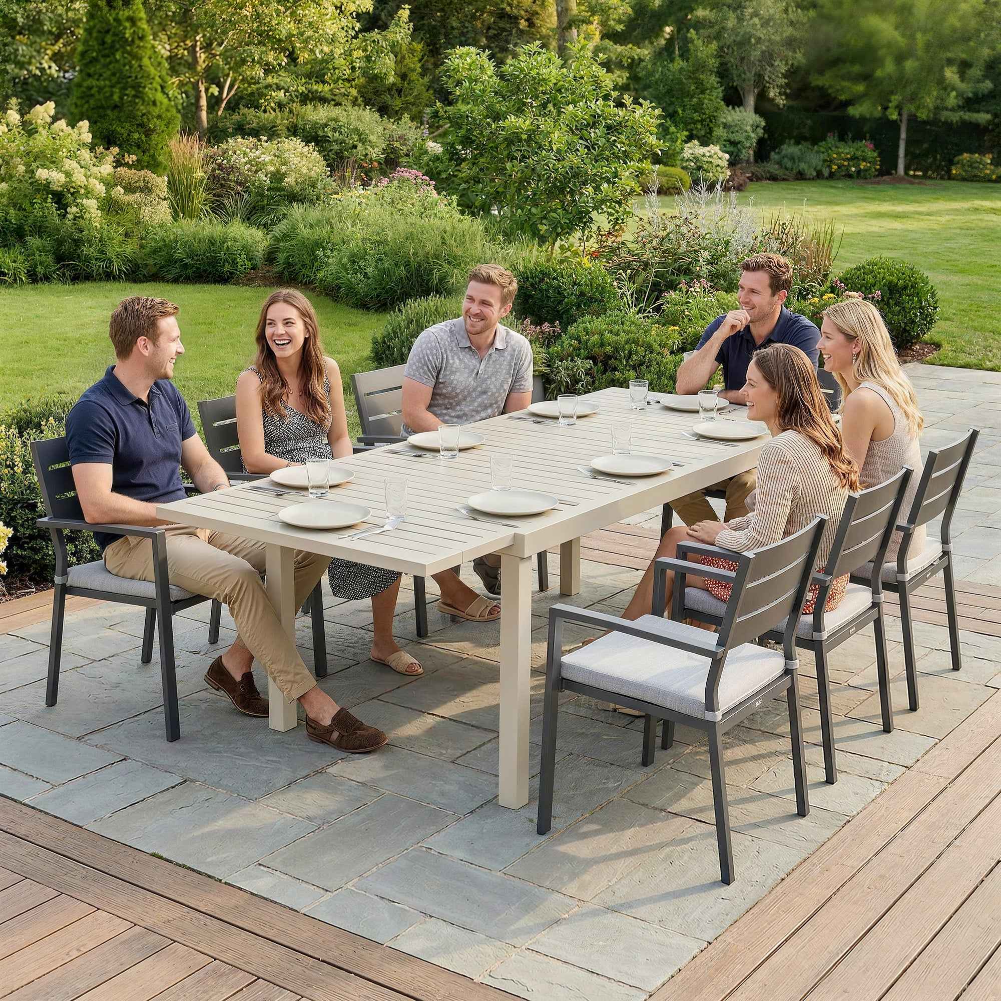 Outsunny Extendable Garden Table for 6-8 People, Aluminum with Slatted Top, White