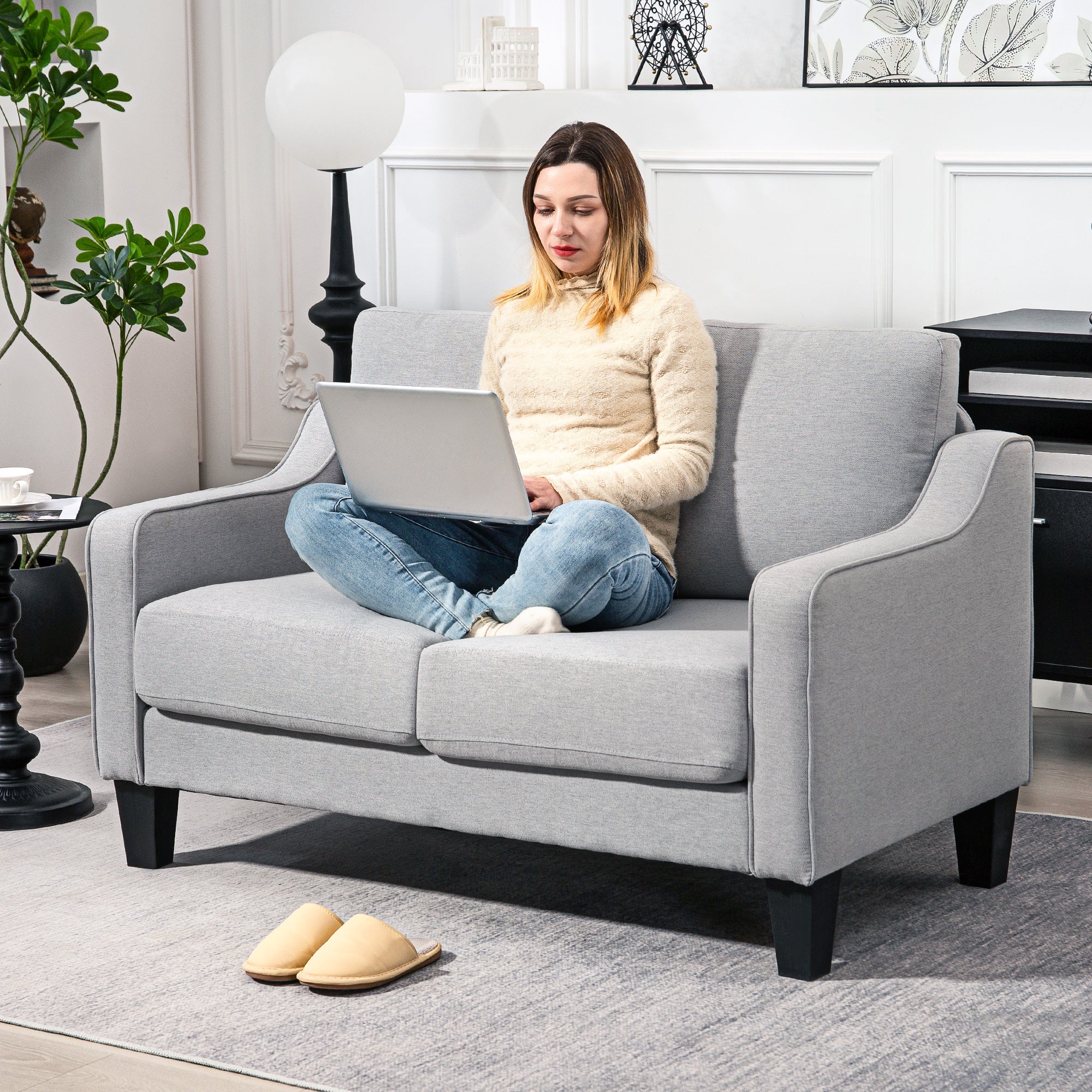 Modern and Space-Saving 2-Seater Sofa in Linen Effect Fabric, 136x77x86 cm;, Light Grey