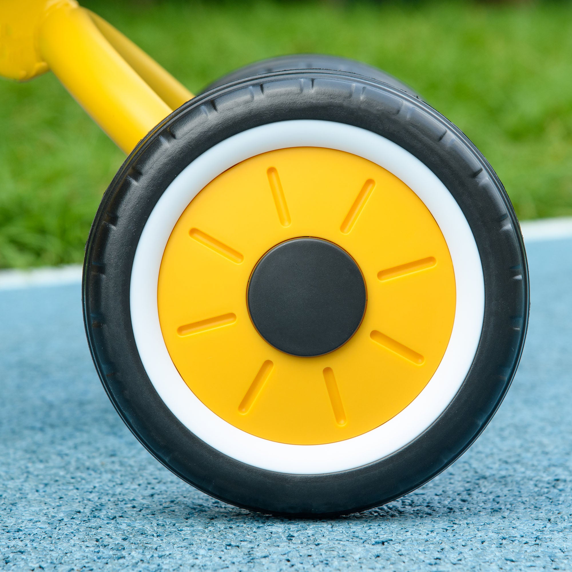 Children's Tricycle for 2-5 Years Old with Adjustable Seat and Bell, 70.5x50x58cm, Yellow