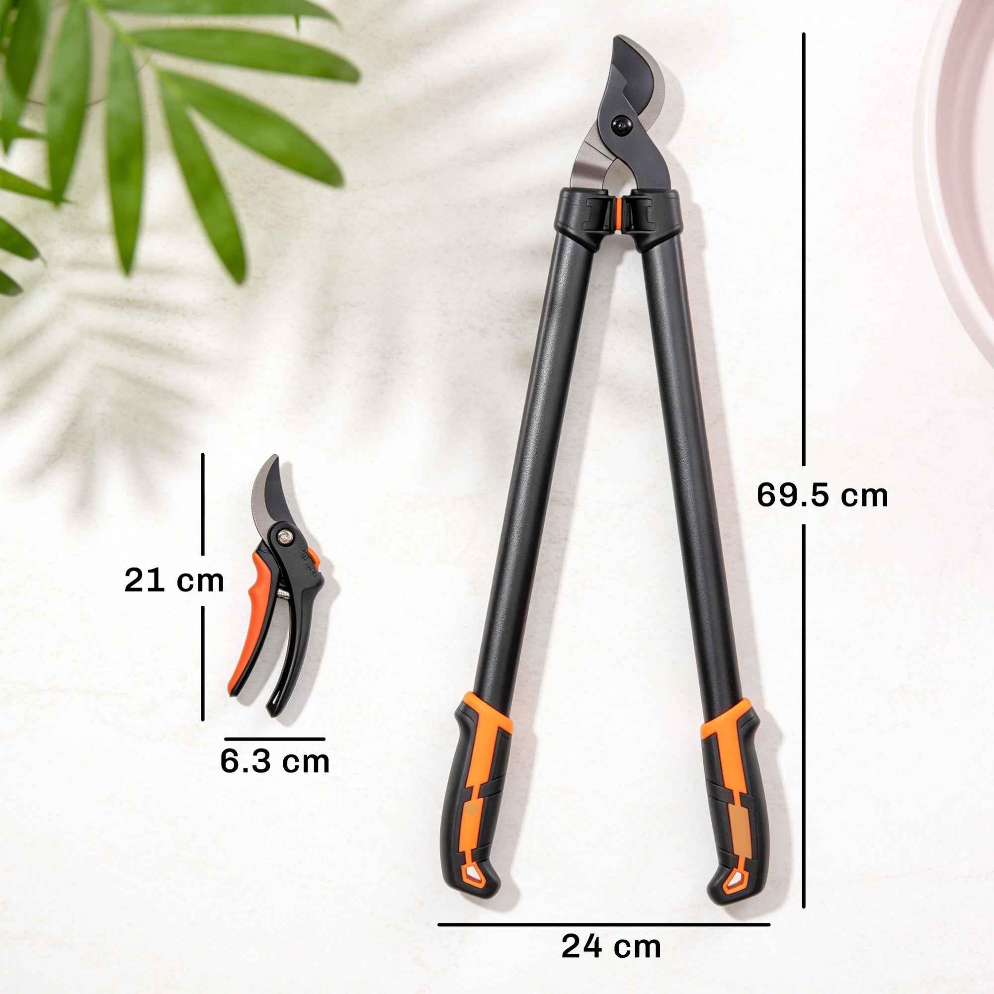 Outsunny 2-Piece Gardening Set with Loppers and Shears, with Soft Grip and Safety Lock