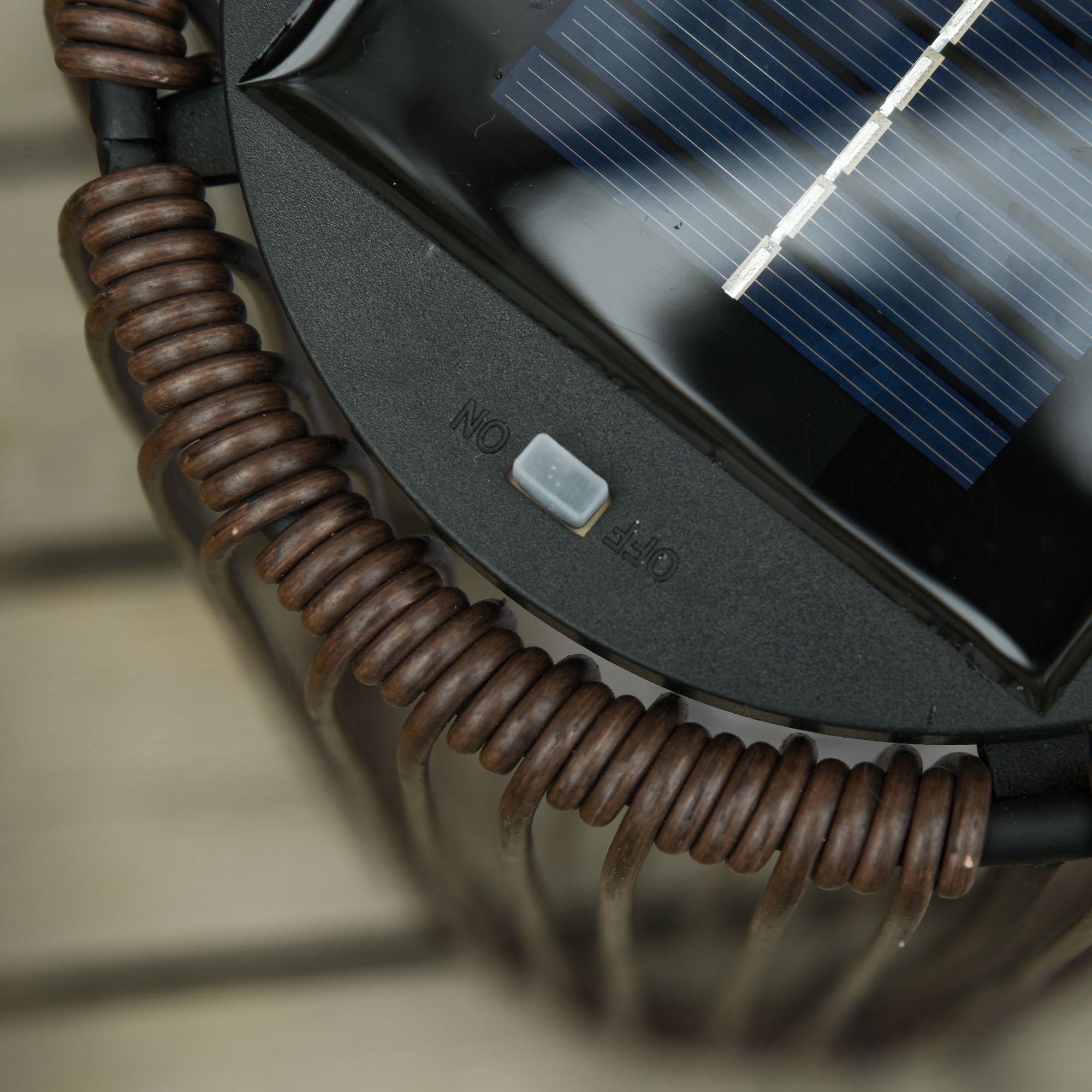 Outsunny Solar Garden Lantern with LED Light in Rattan and Metal, Ø21.5x61cm, Brown