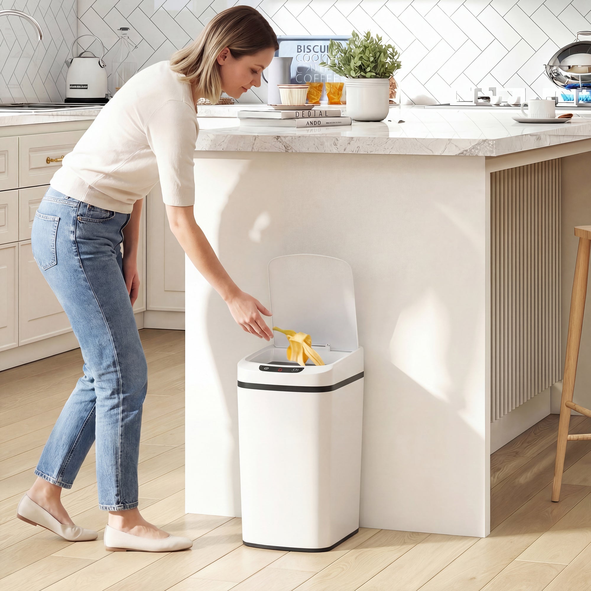 HOMCOM 12L Infrared Waste Bin with Removable Bucket, Stainless Steel, ABS and PP, 28x22x41 cm, White