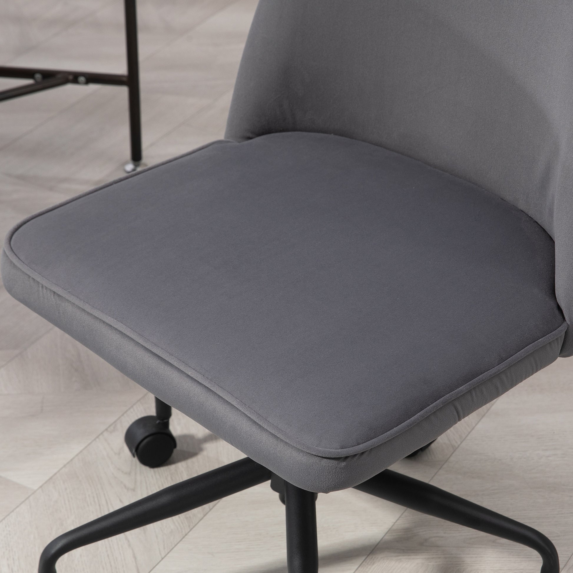 HOMCOM Office Chair with Adjustable Height and Rocking Function, Velvet Fabric Cover, Gray - Borgè