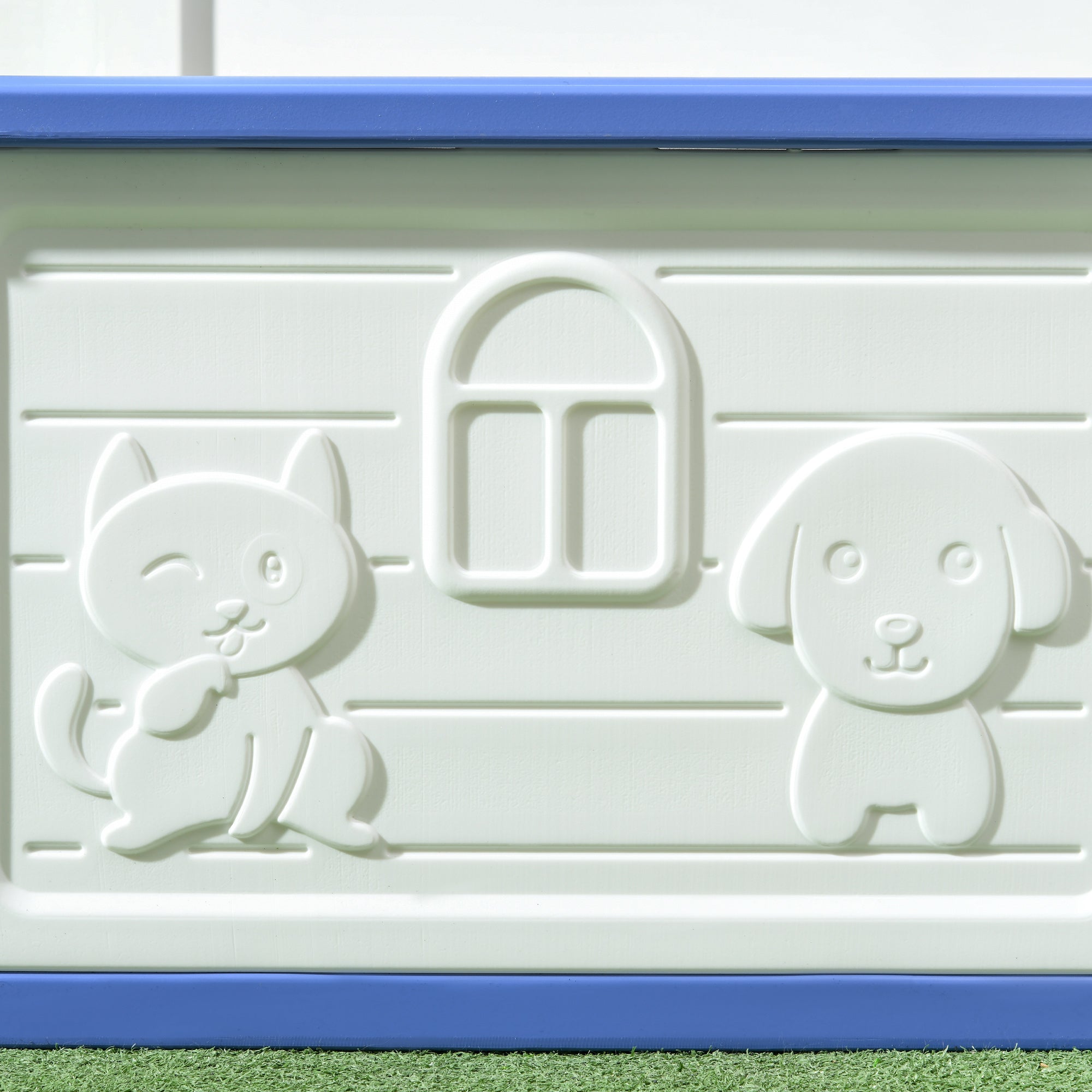 PawHut Outdoor Dog Kennel for Small Dogs in PE with Entrance and 2 Side Air Vents, 60x42x40 cm, Blue and White