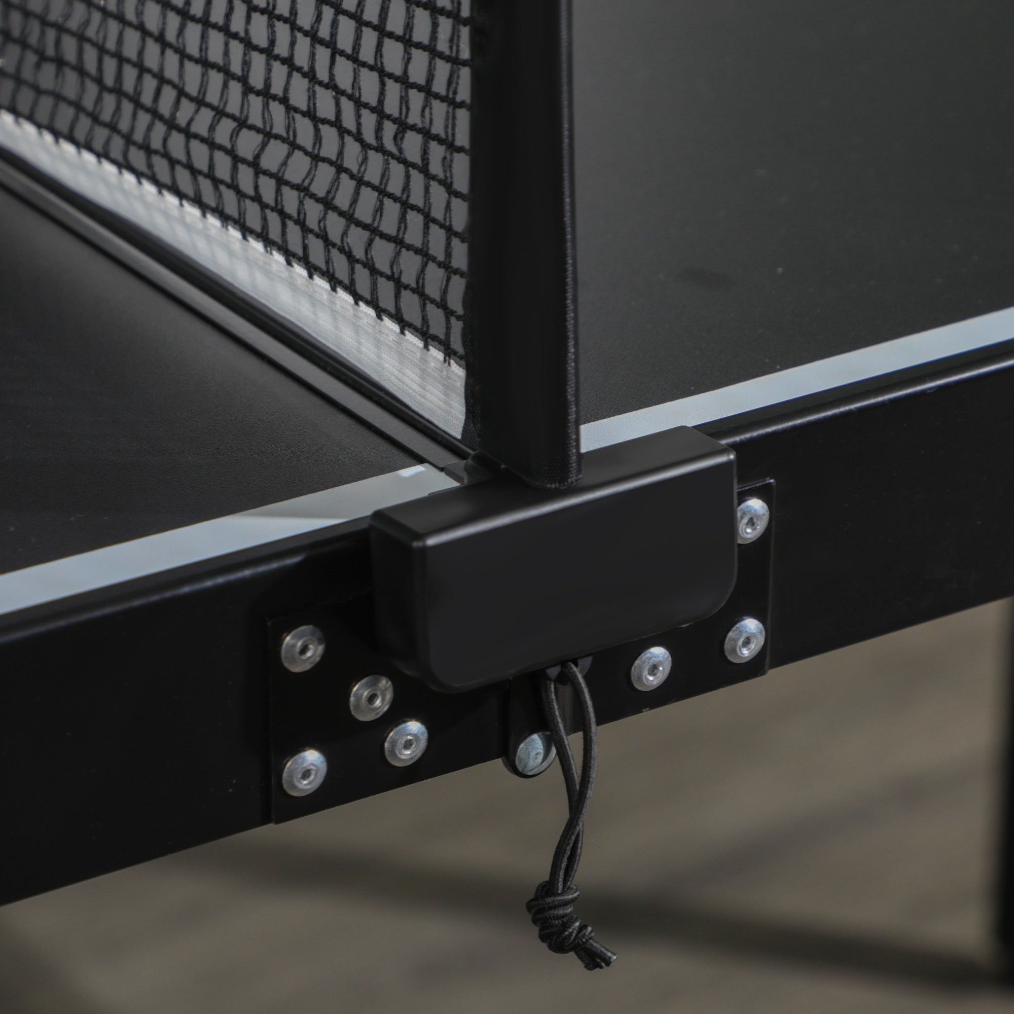 Folding Ping Pong Table with Carry Handle, Made of Aluminum and Wood, 152x76x72 cm, Black