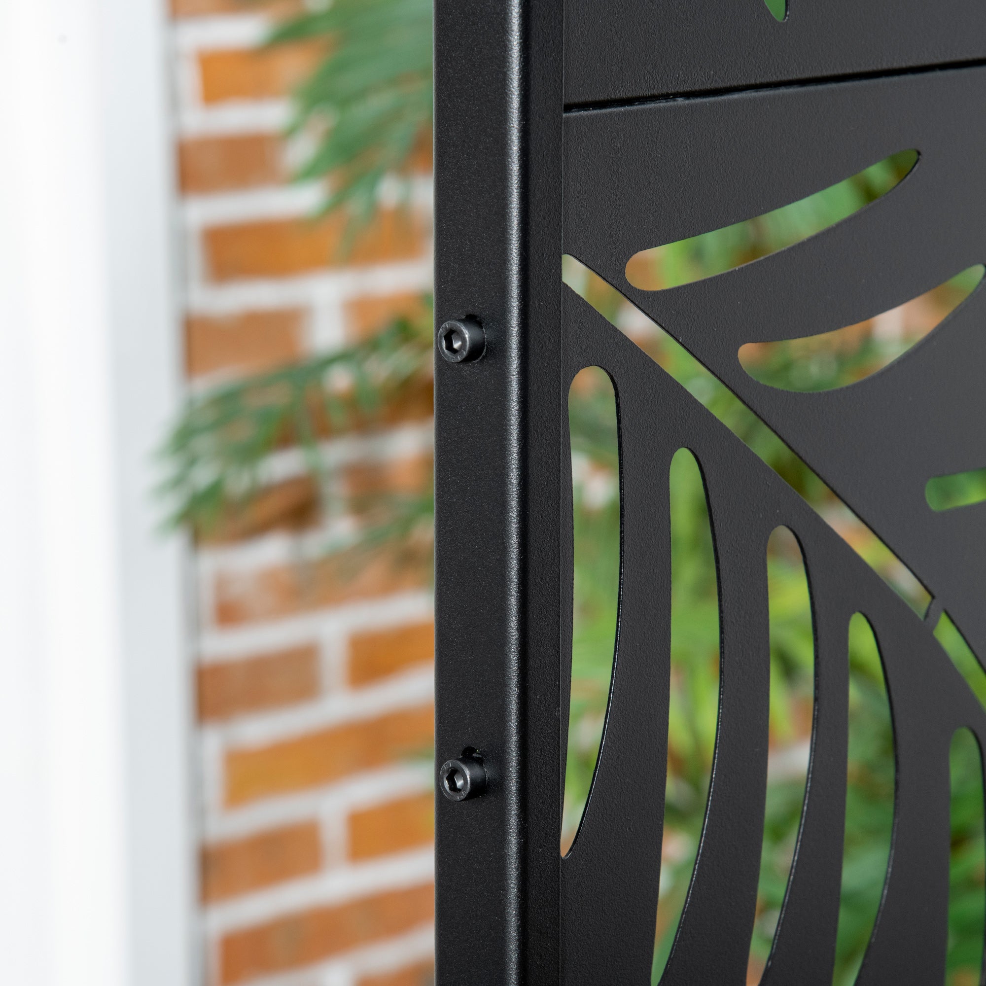Outdoor Steel Screen with Willow Pattern and 2 Feet, 122x45x198 cm, Black